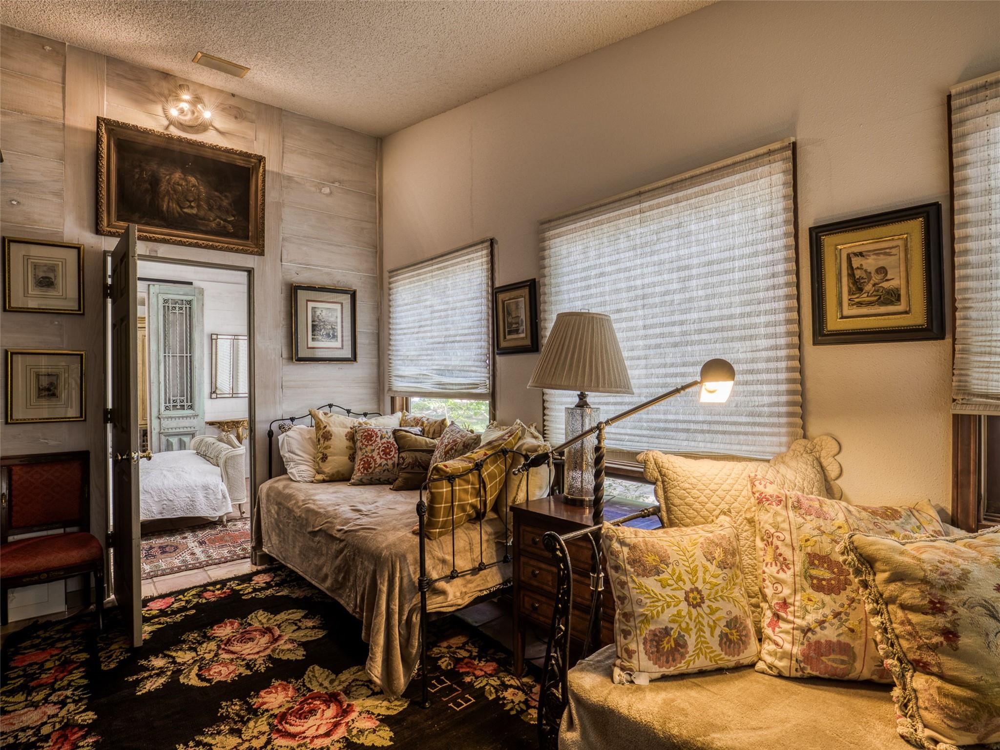 2105 N N State Highway 237, Round Top, TX 78954