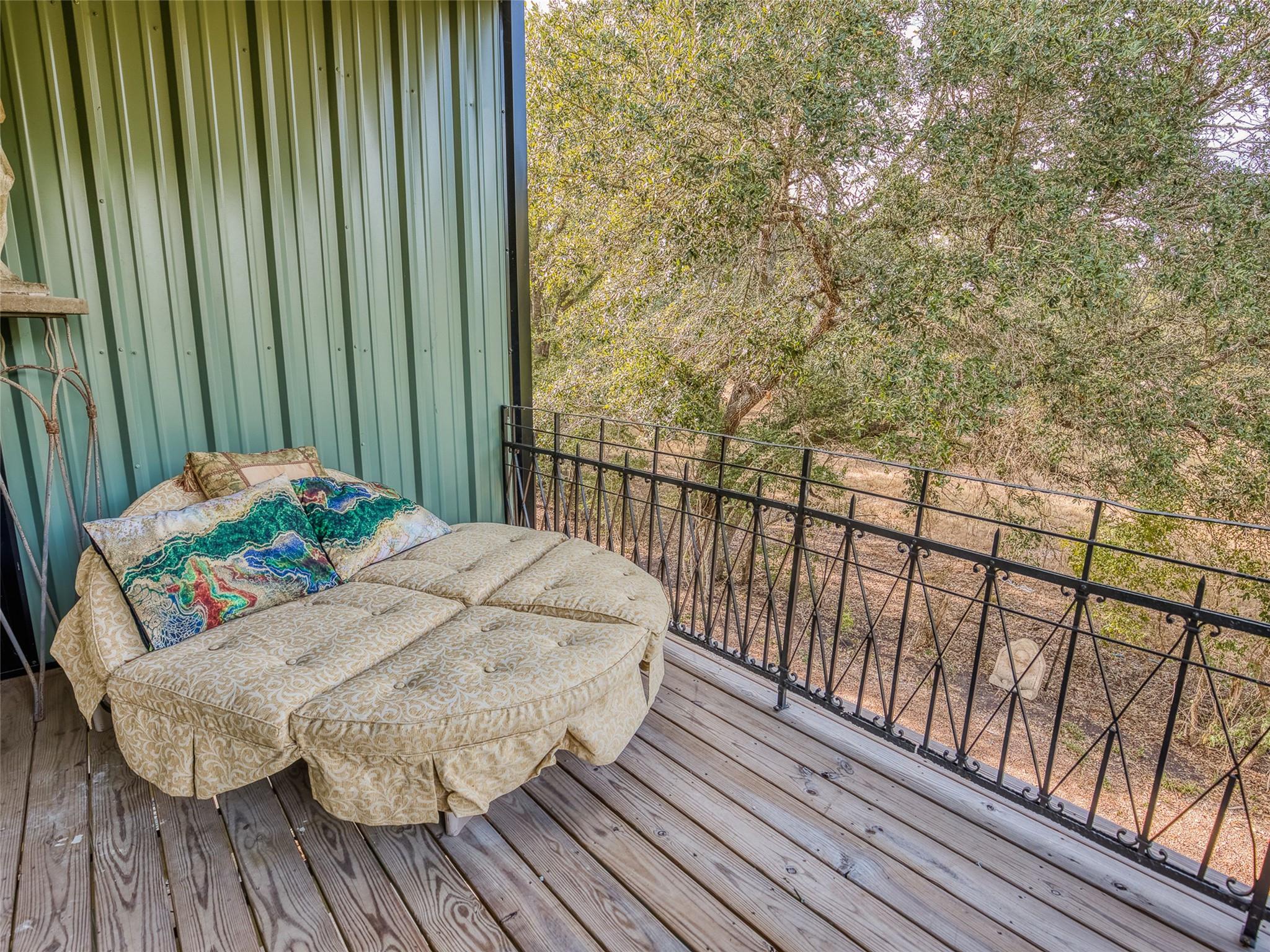 2105 N N State Highway 237, Round Top, TX 78954