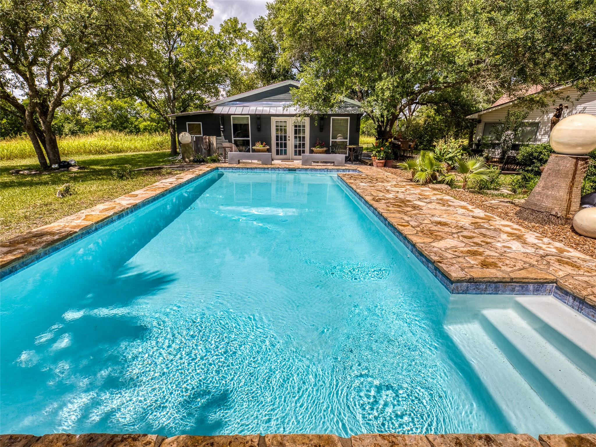 2105 N N State Highway 237, Round Top, TX 78954