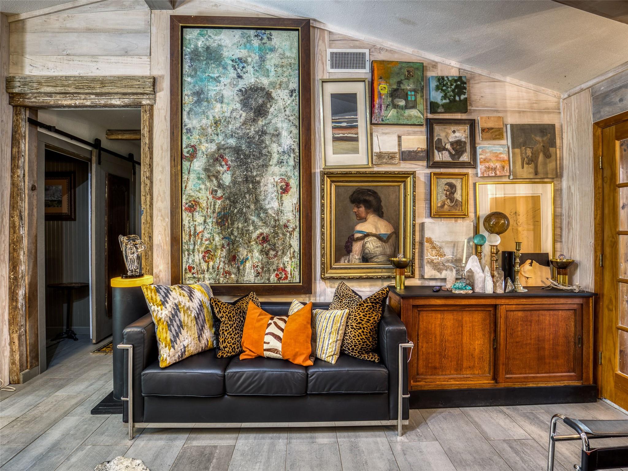 2105 N N State Highway 237, Round Top, TX 78954