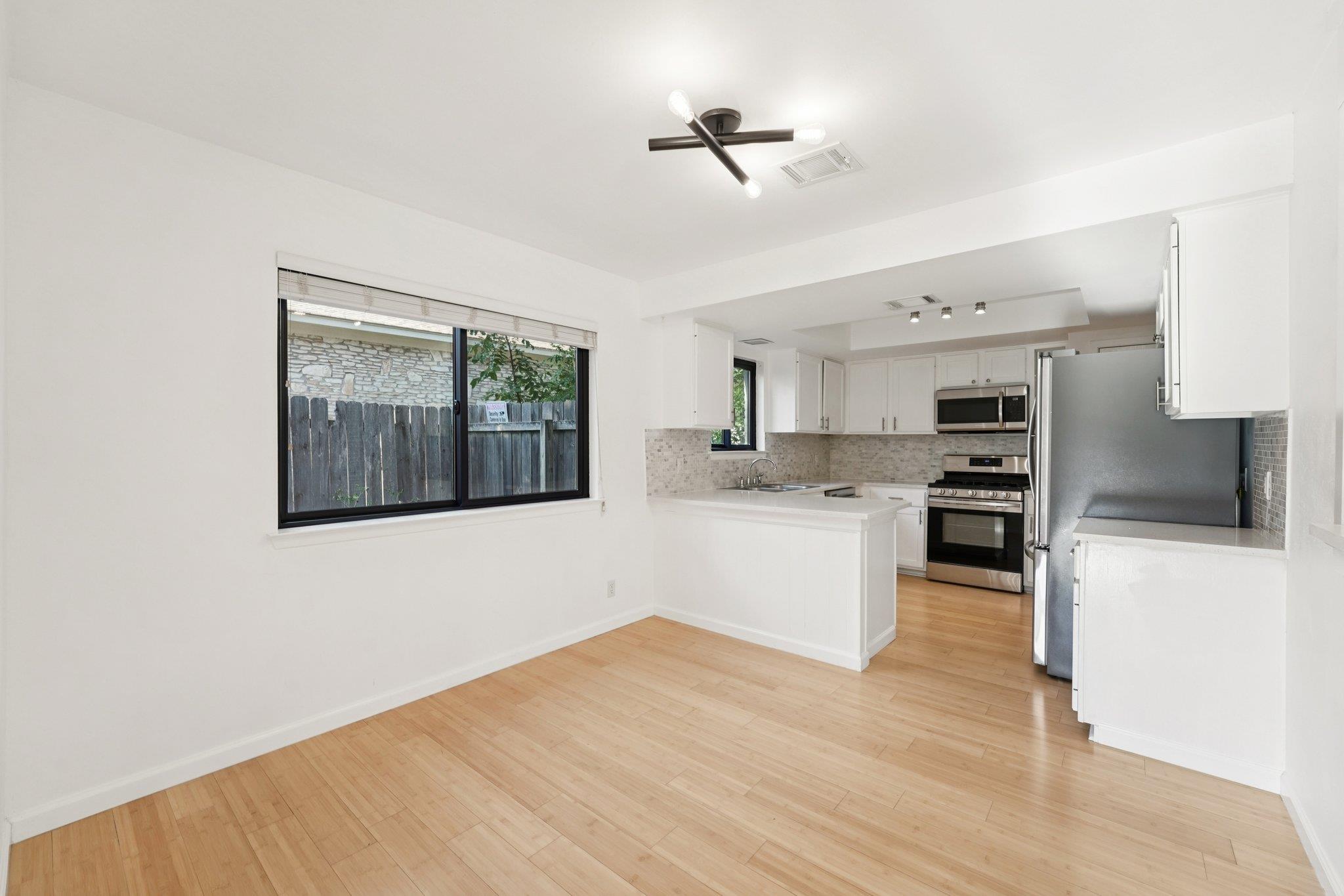 10229 Missel Thrush Dr, Austin, TX 78750