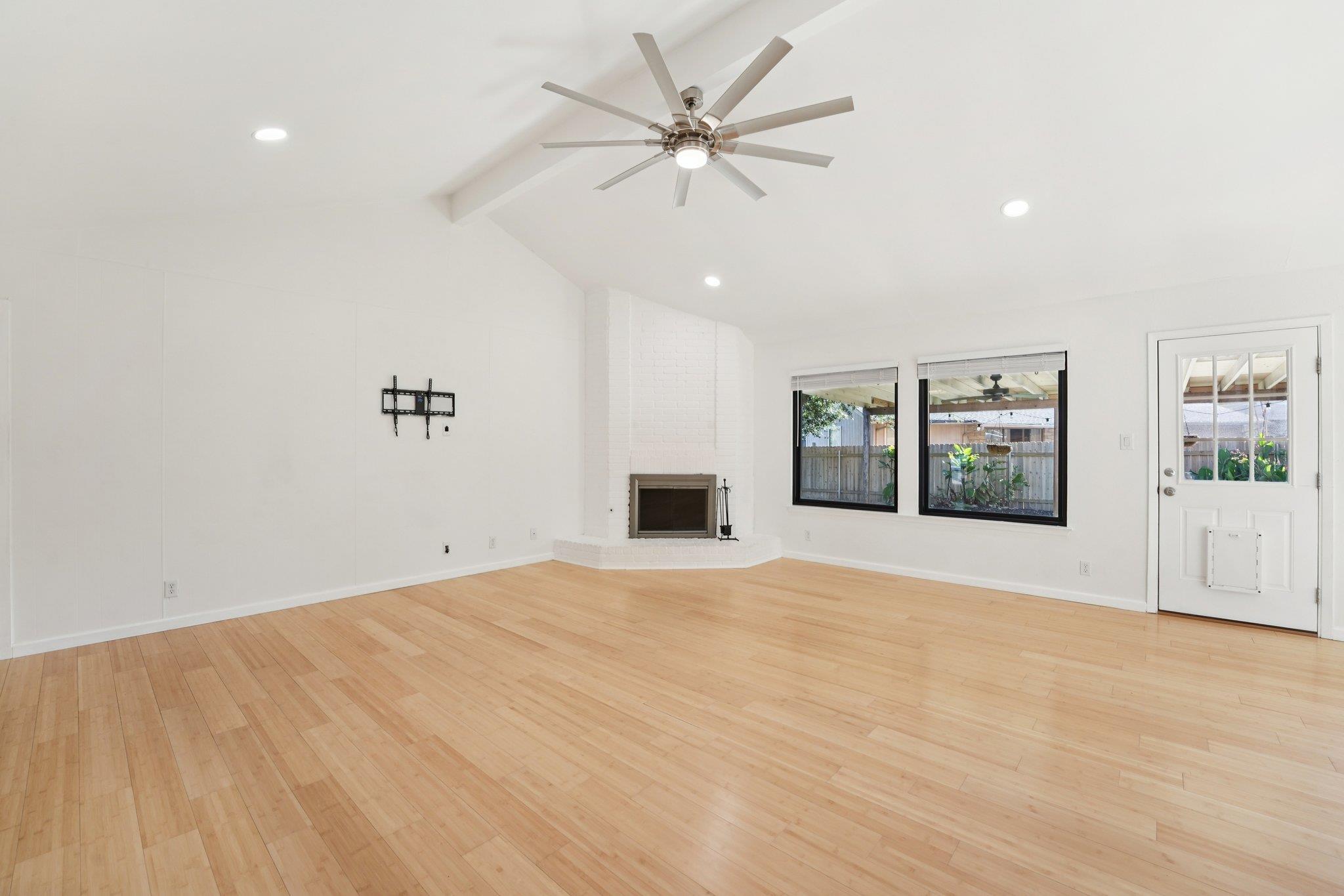 10229 Missel Thrush Dr, Austin, TX 78750