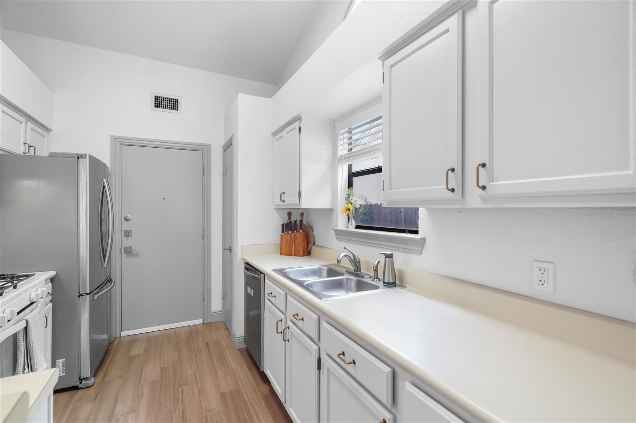 7912 Tiffany Dr, Austin, TX 78749