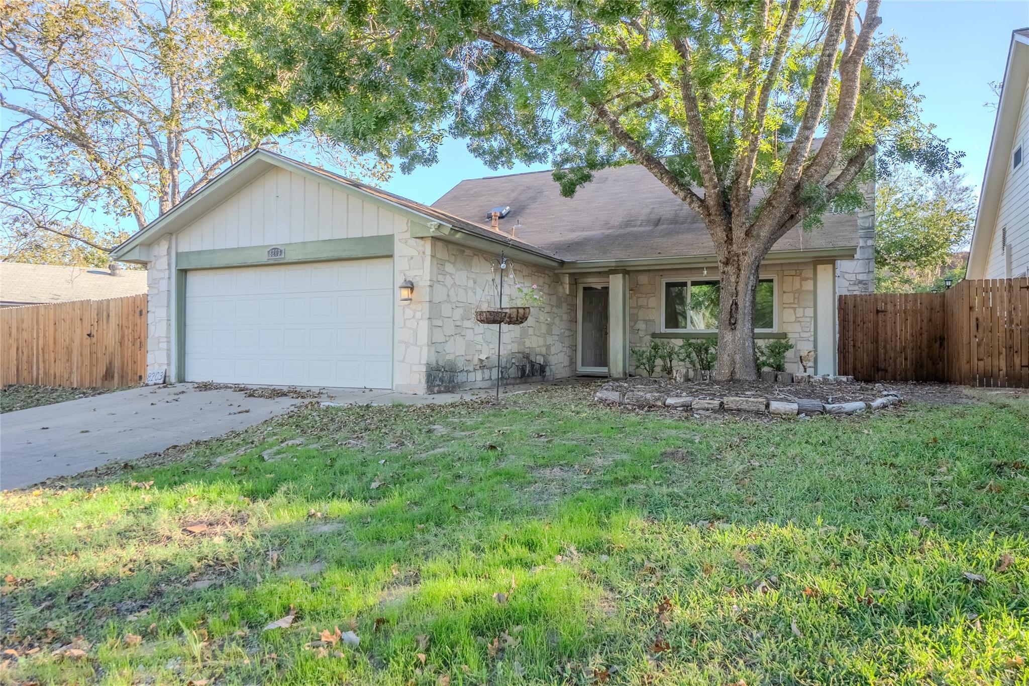 8203 Beaver Brook Ln, Austin, TX 78748