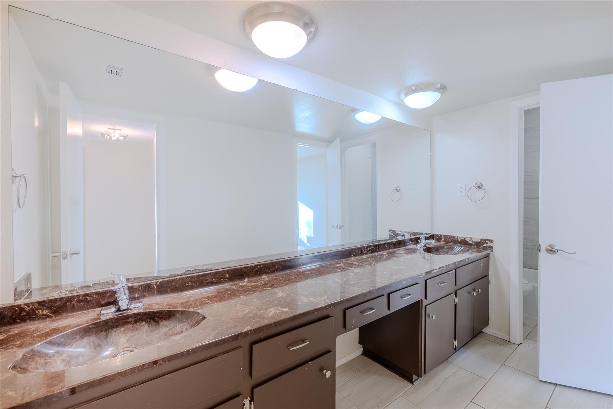 8203 Beaver Brook Ln, Austin, TX 78748