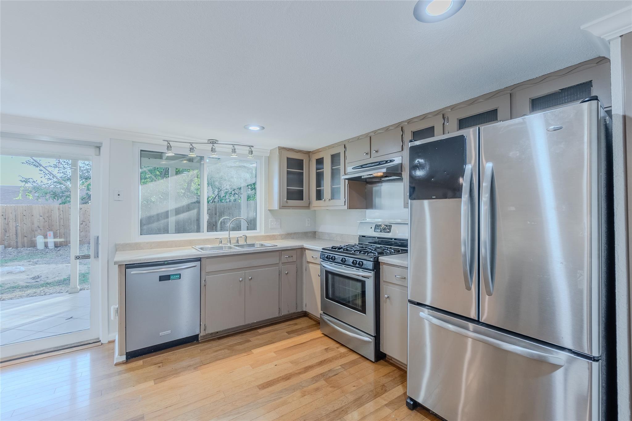 8203 Beaver Brook Ln, Austin, TX 78748