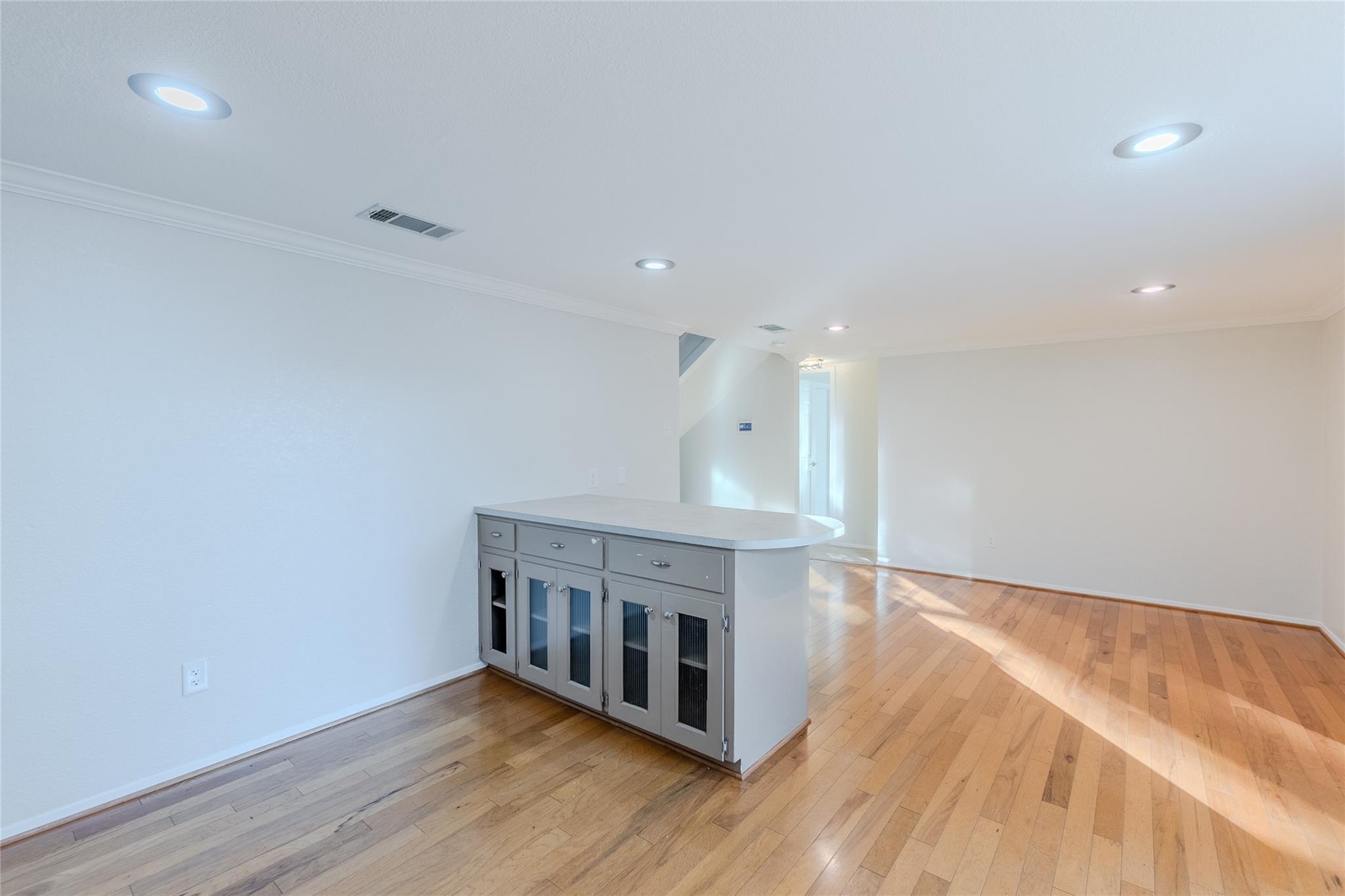 8203 Beaver Brook Ln, Austin, TX 78748