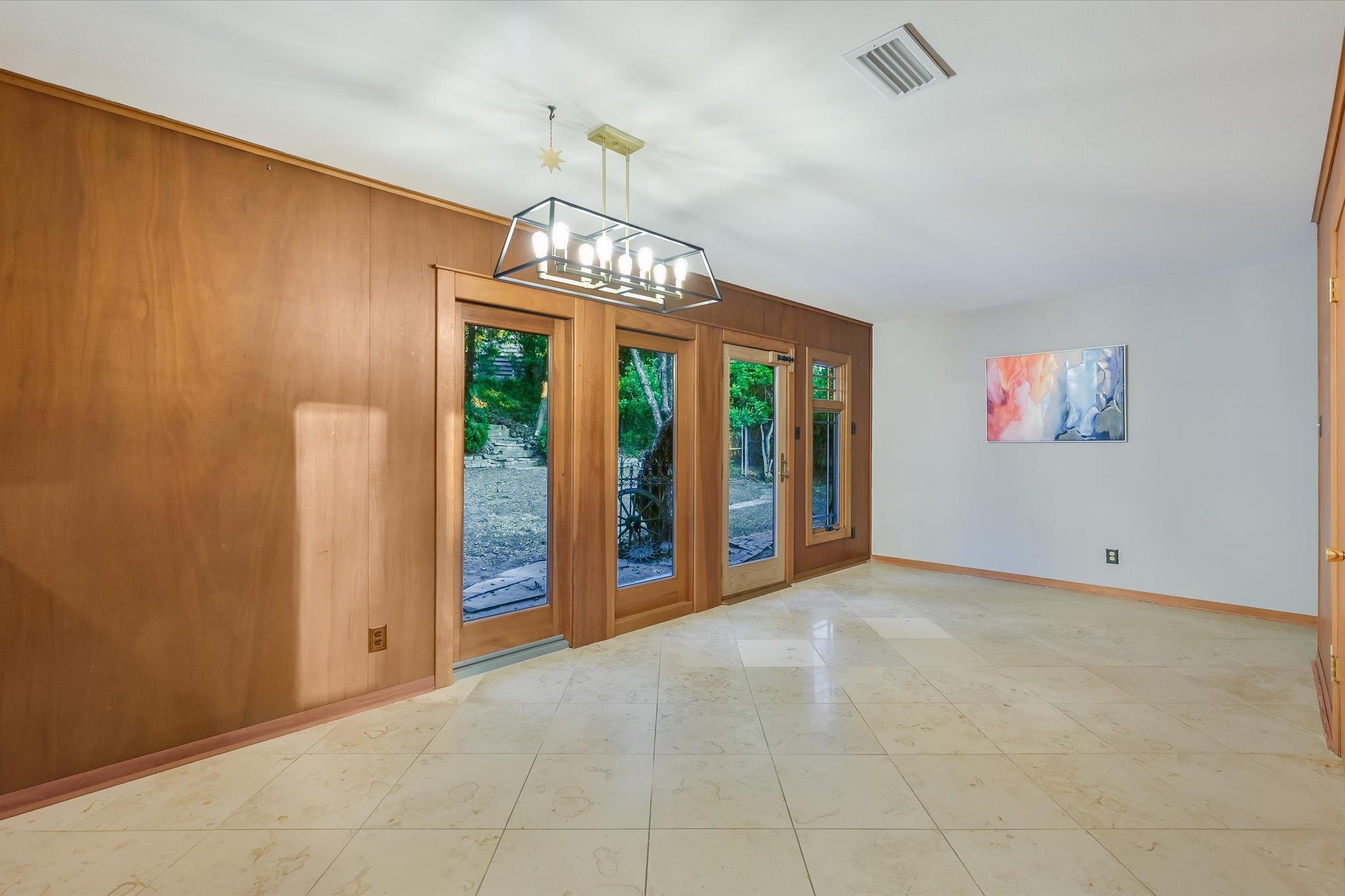 5723 Highland Hills Dr, Austin, TX 78731