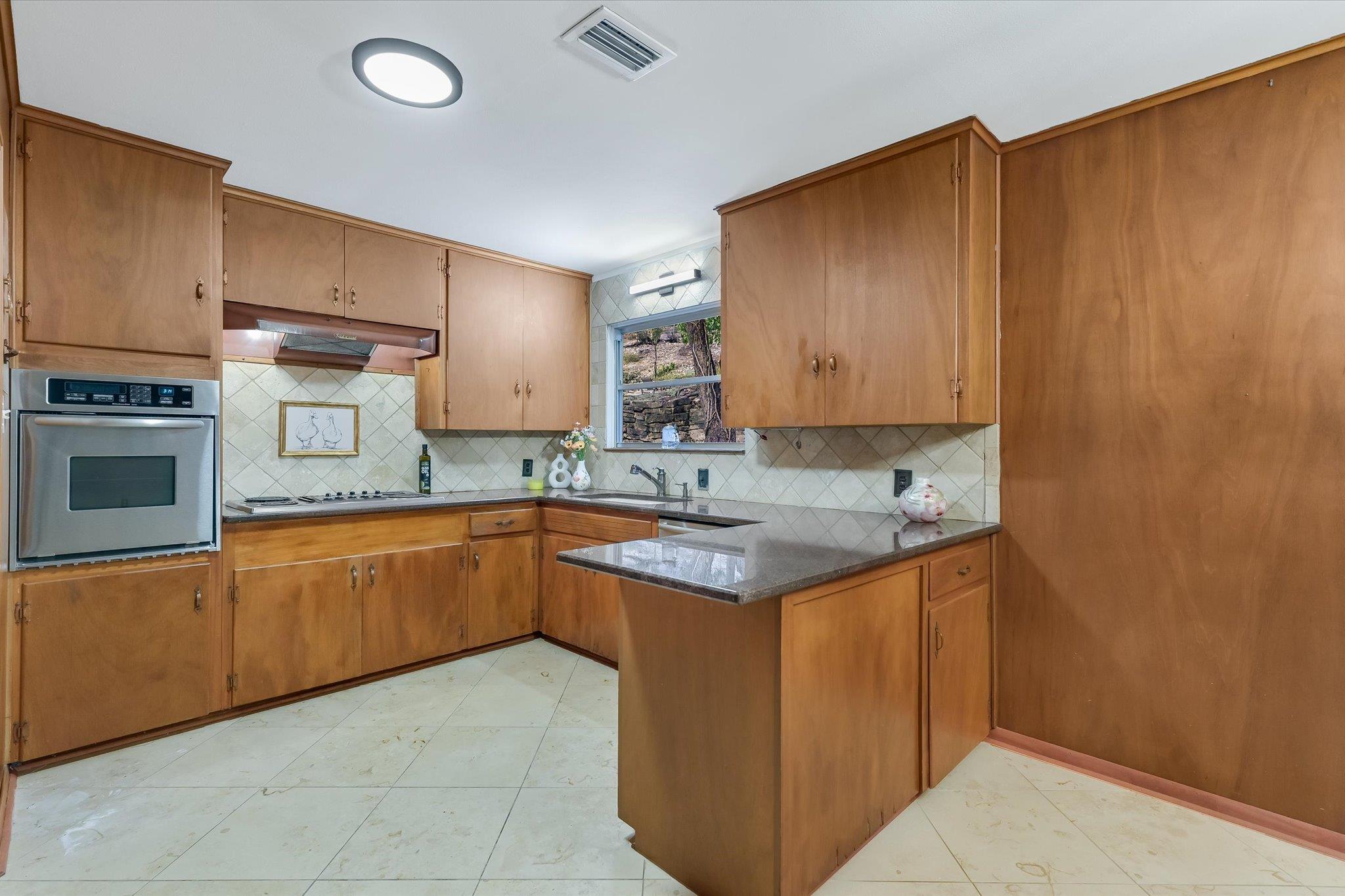 5723 Highland Hills Dr, Austin, TX 78731