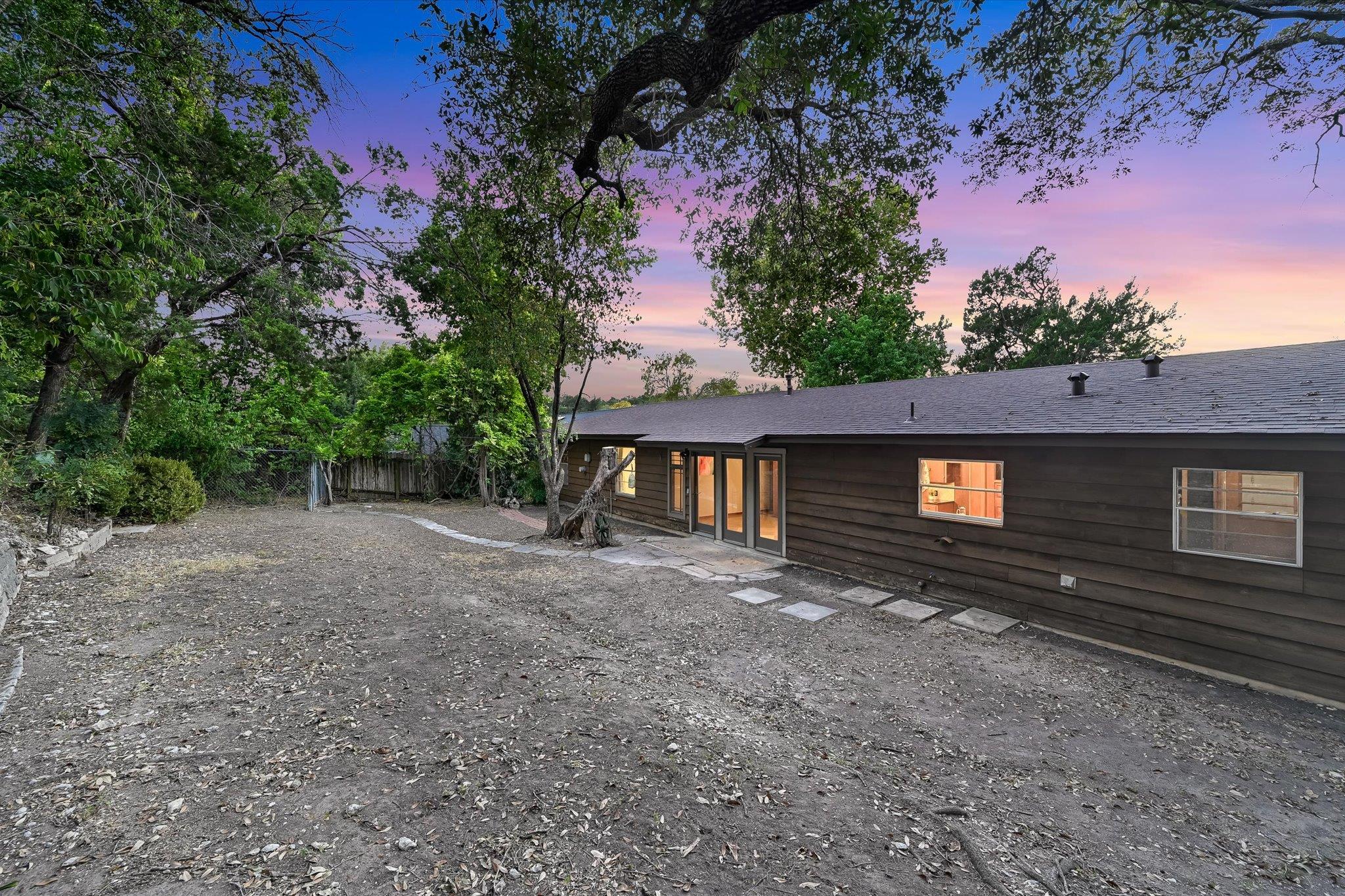 5723 Highland Hills Dr, Austin, TX 78731