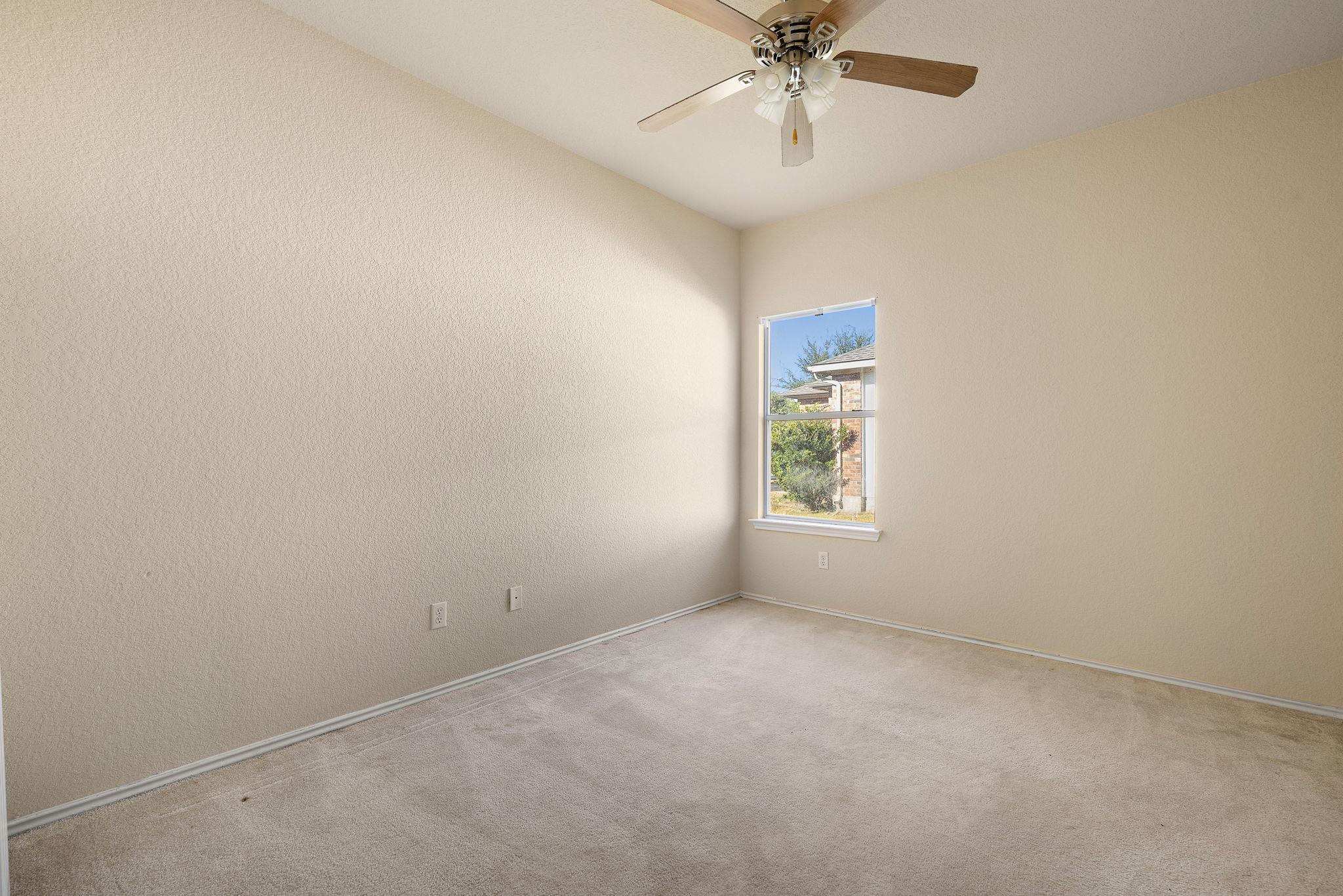 220 Flinn St, Hutto, TX 78634