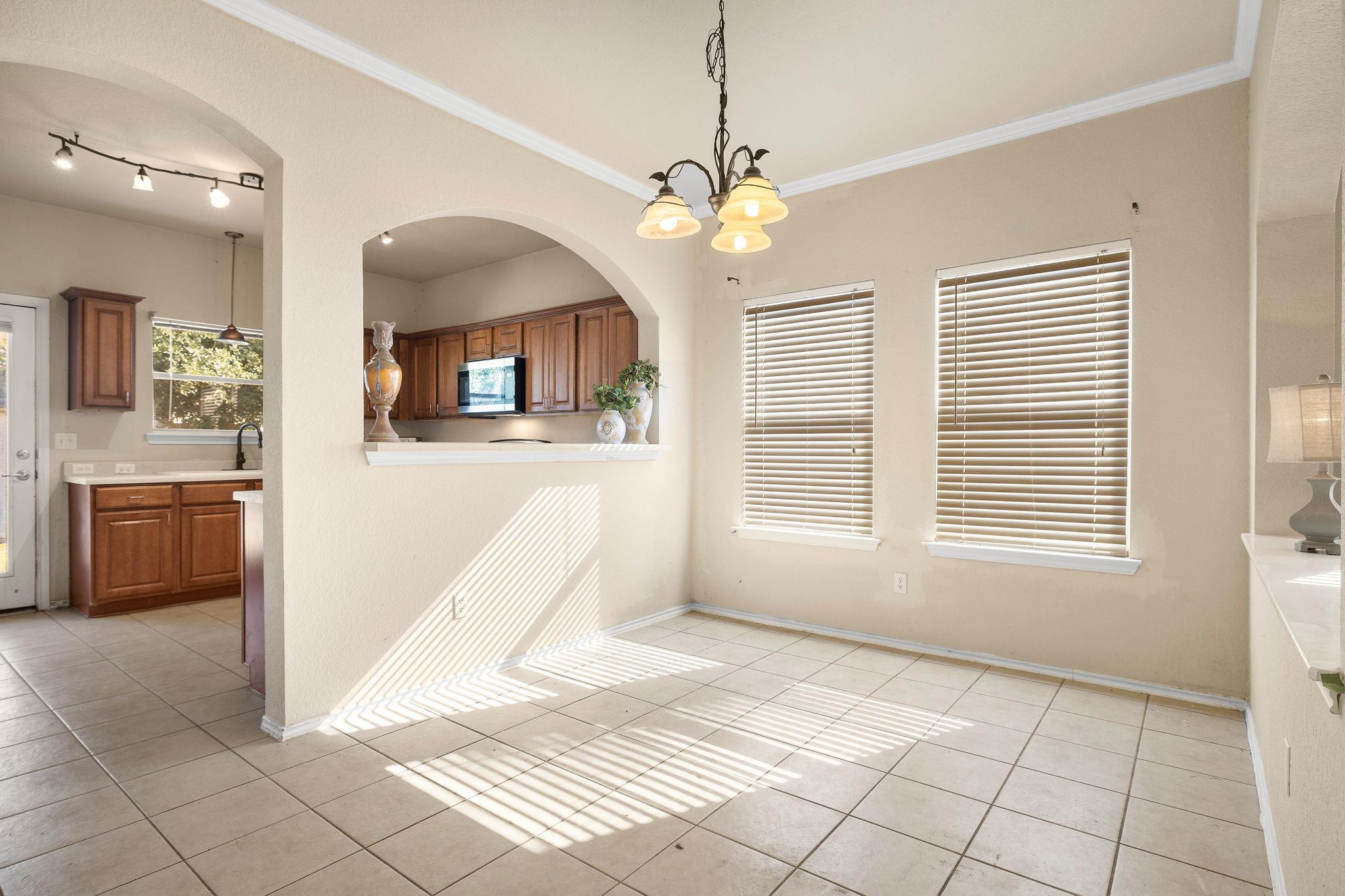 220 Flinn St, Hutto, TX 78634