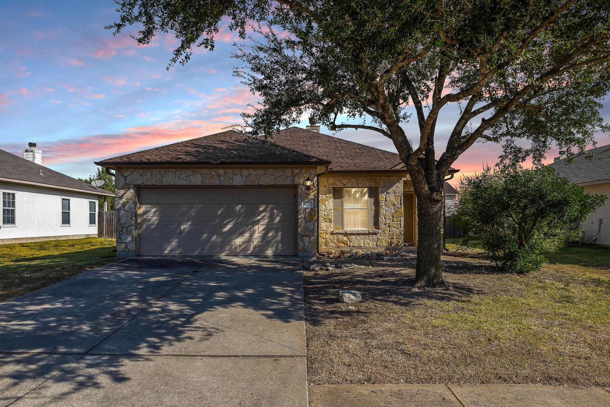 220 Flinn St, Hutto, TX 78634