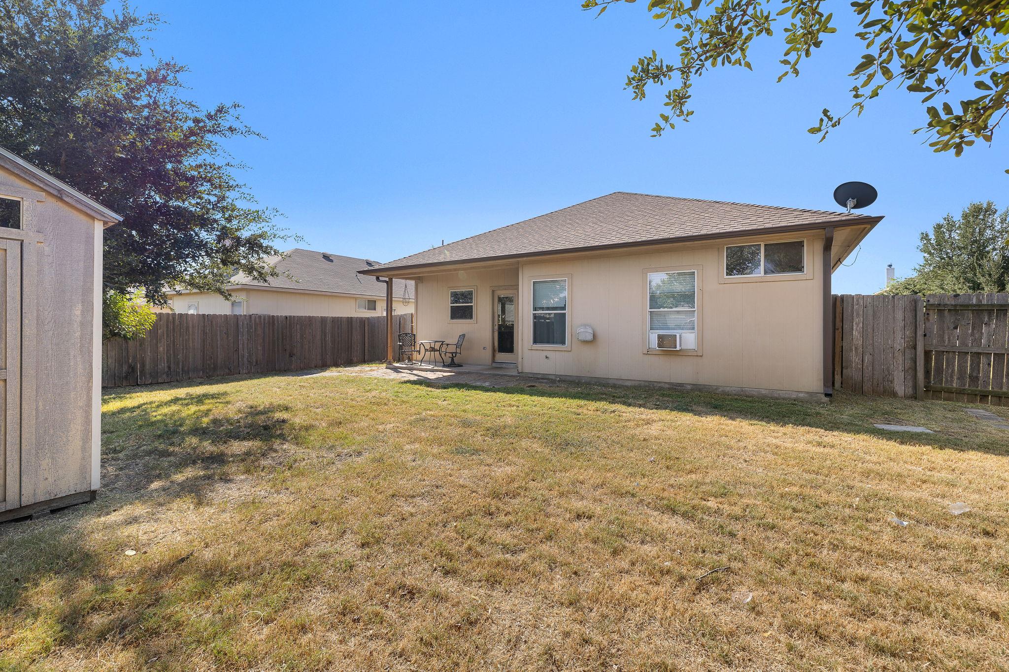 220 Flinn St, Hutto, TX 78634