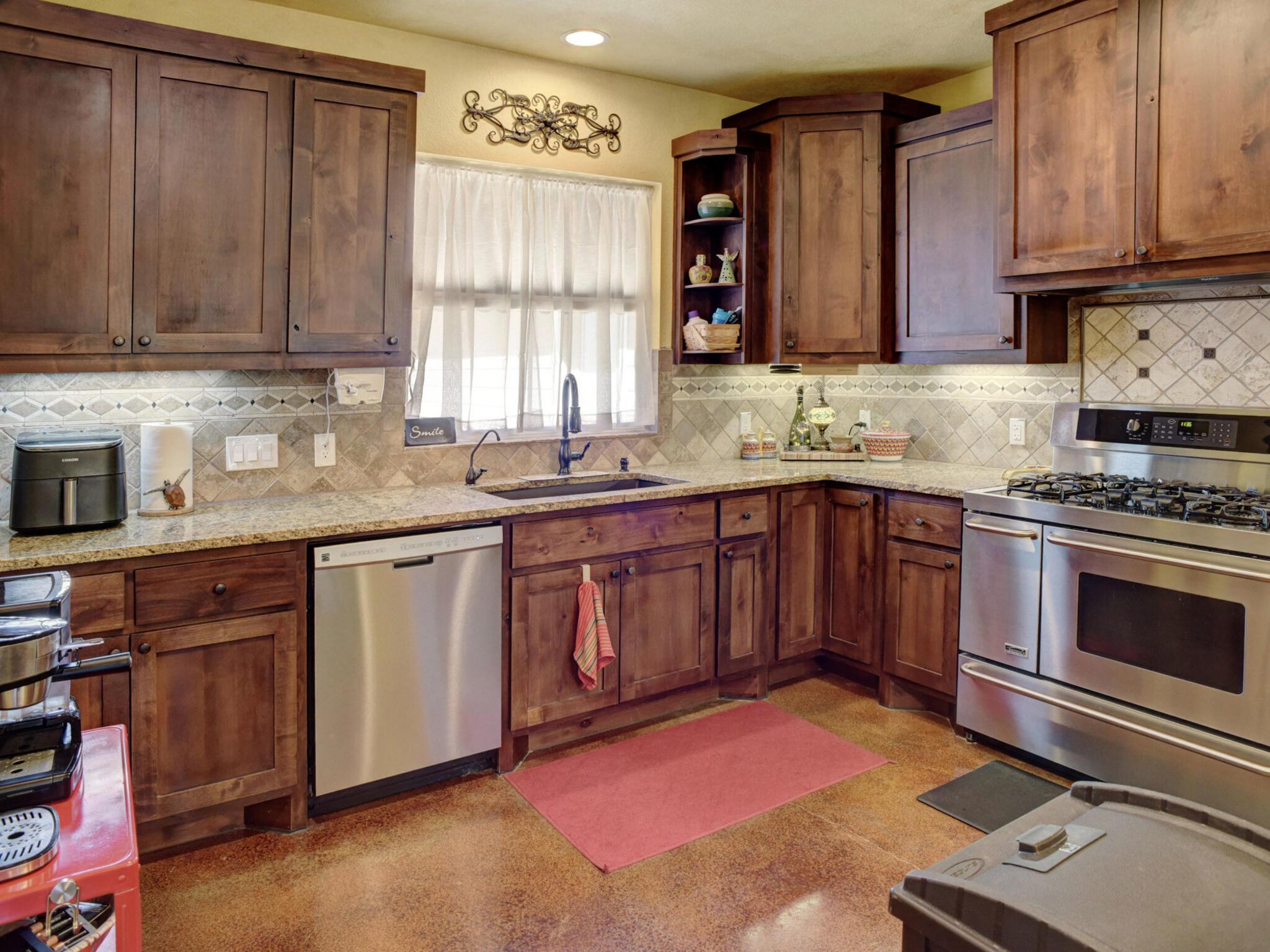 138 Wood Hollow Ct, Bastrop, TX 78602