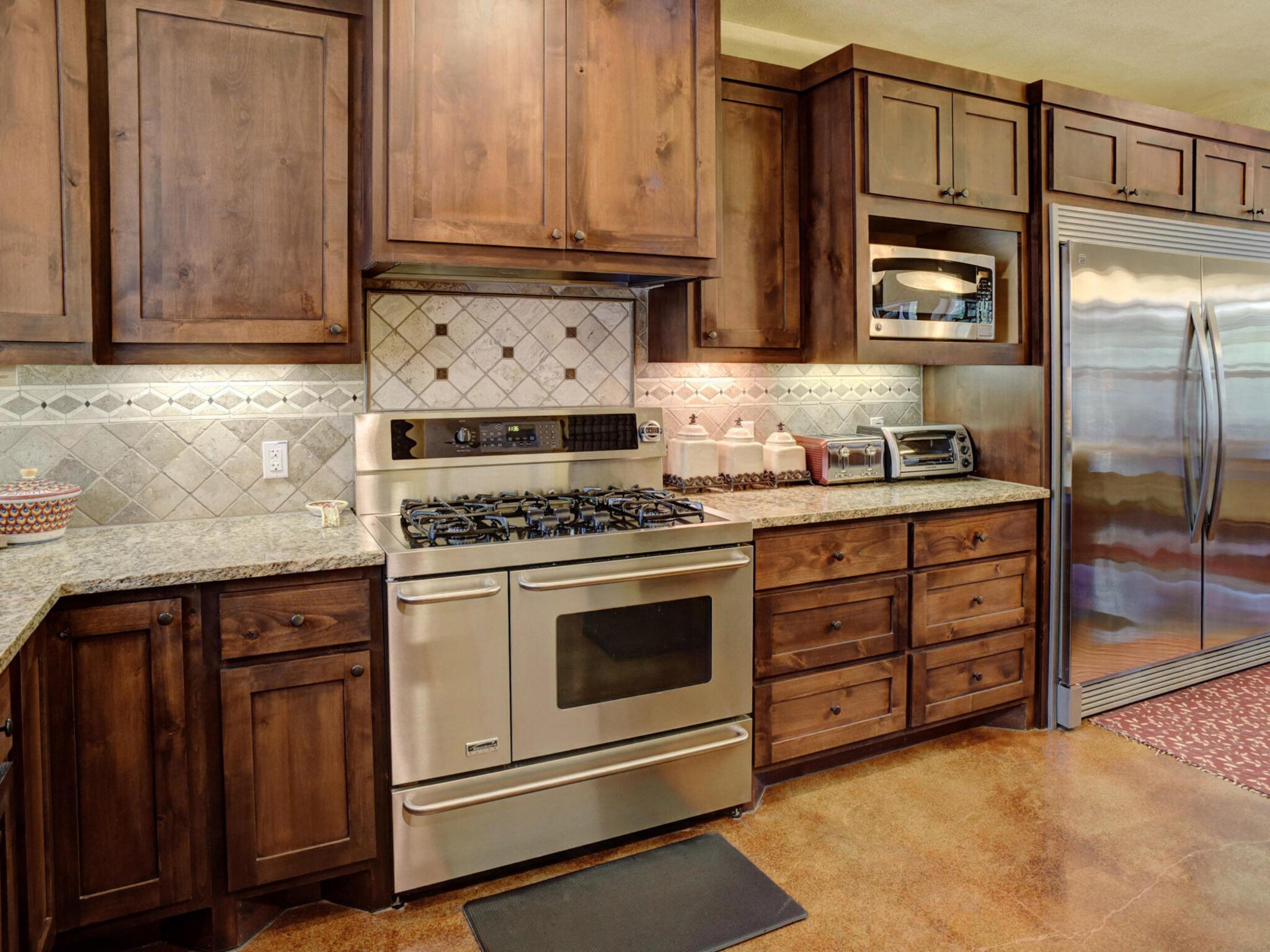 138 Wood Hollow Ct, Bastrop, TX 78602