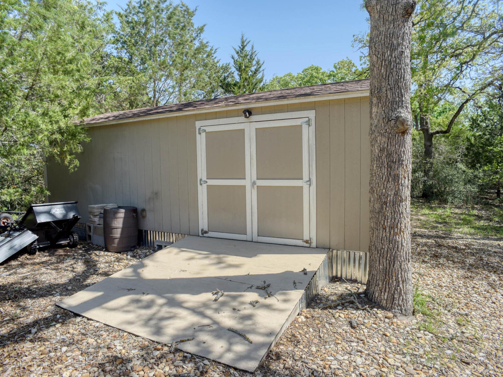 138 Wood Hollow Ct, Bastrop, TX 78602