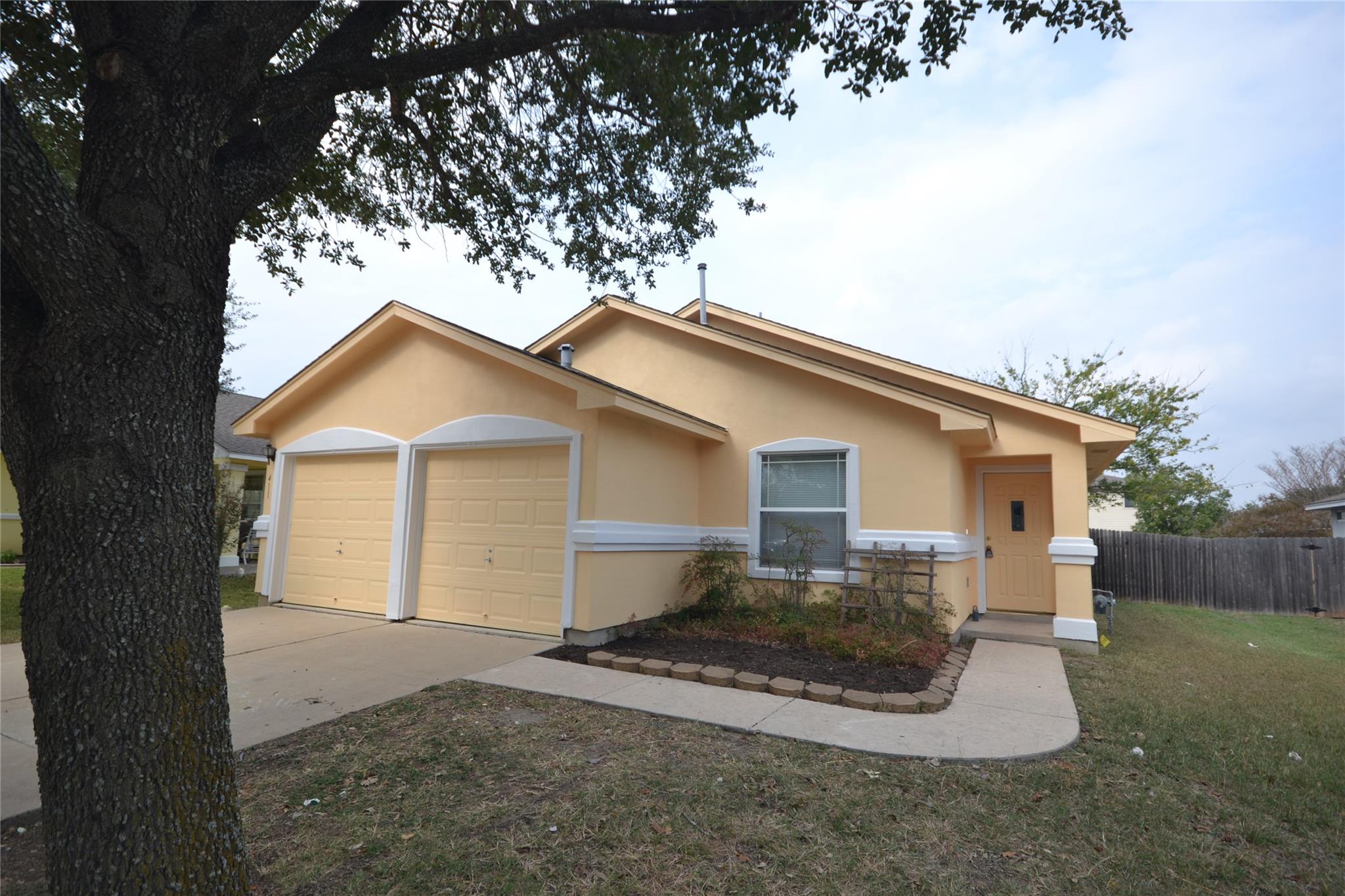 411 Golden Gate Dr, Leander, TX 78641