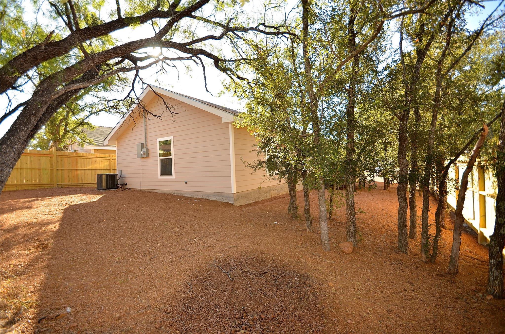 1517 Navajoe Trl, Kingsland, TX 78639