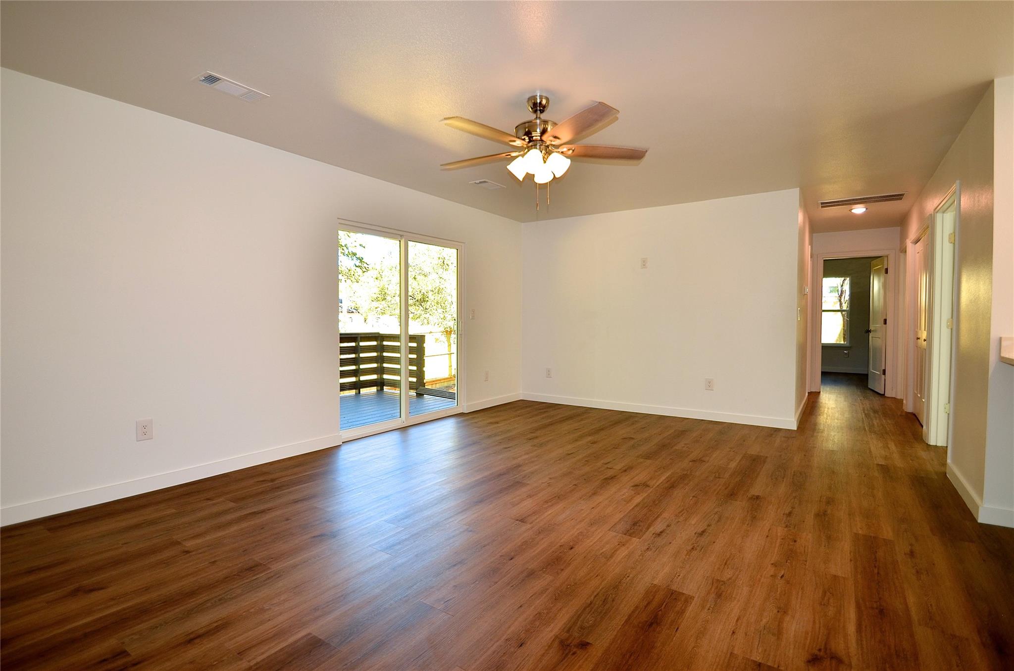 1517 Navajoe Trl, Kingsland, TX 78639