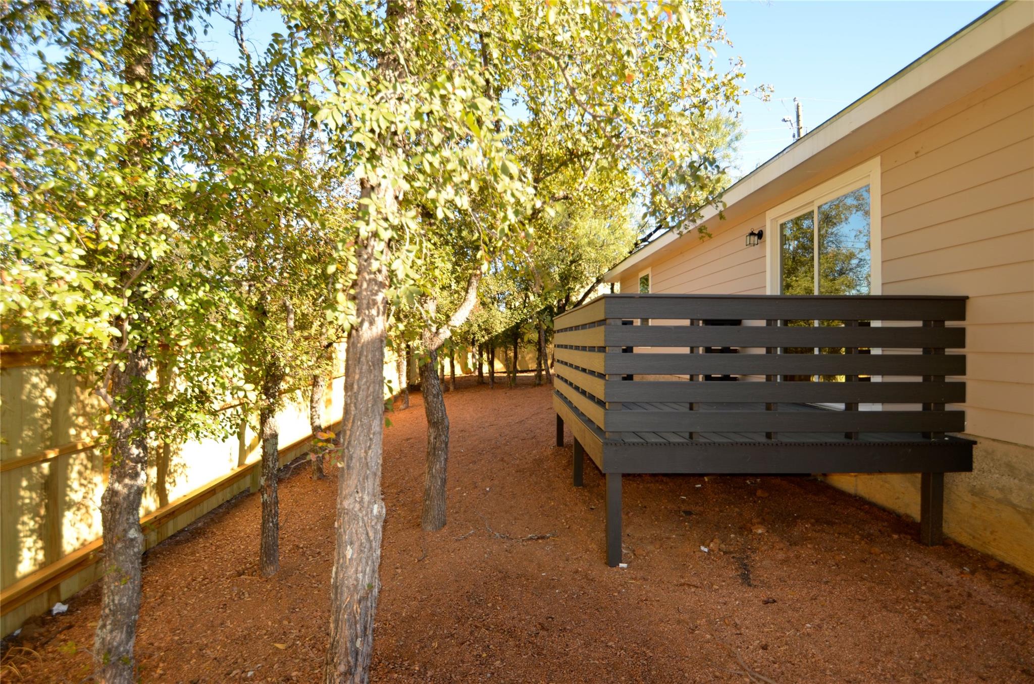 1517 Navajoe Trl, Kingsland, TX 78639