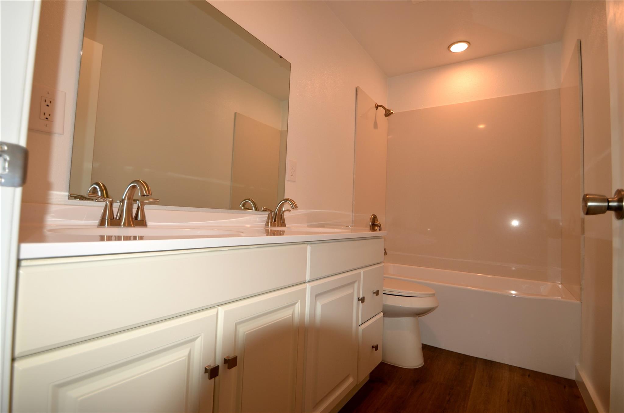 1517 Navajoe Trl, Kingsland, TX 78639