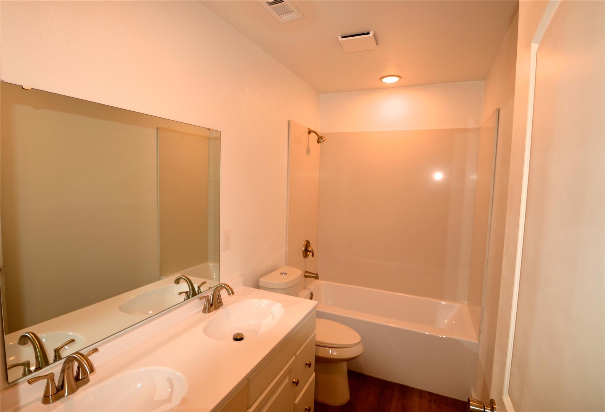 1517 Navajoe Trl, Kingsland, TX 78639