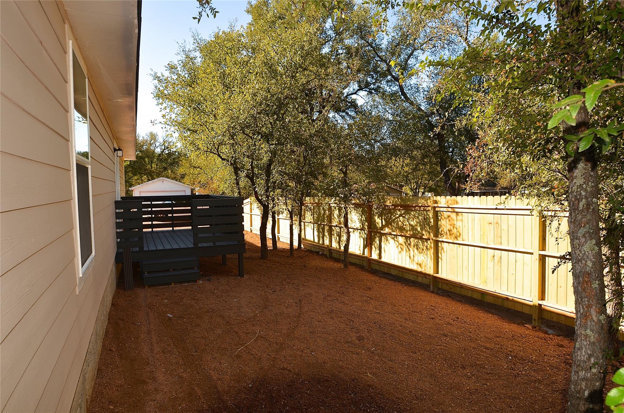 1517 Navajoe Trl, Kingsland, TX 78639