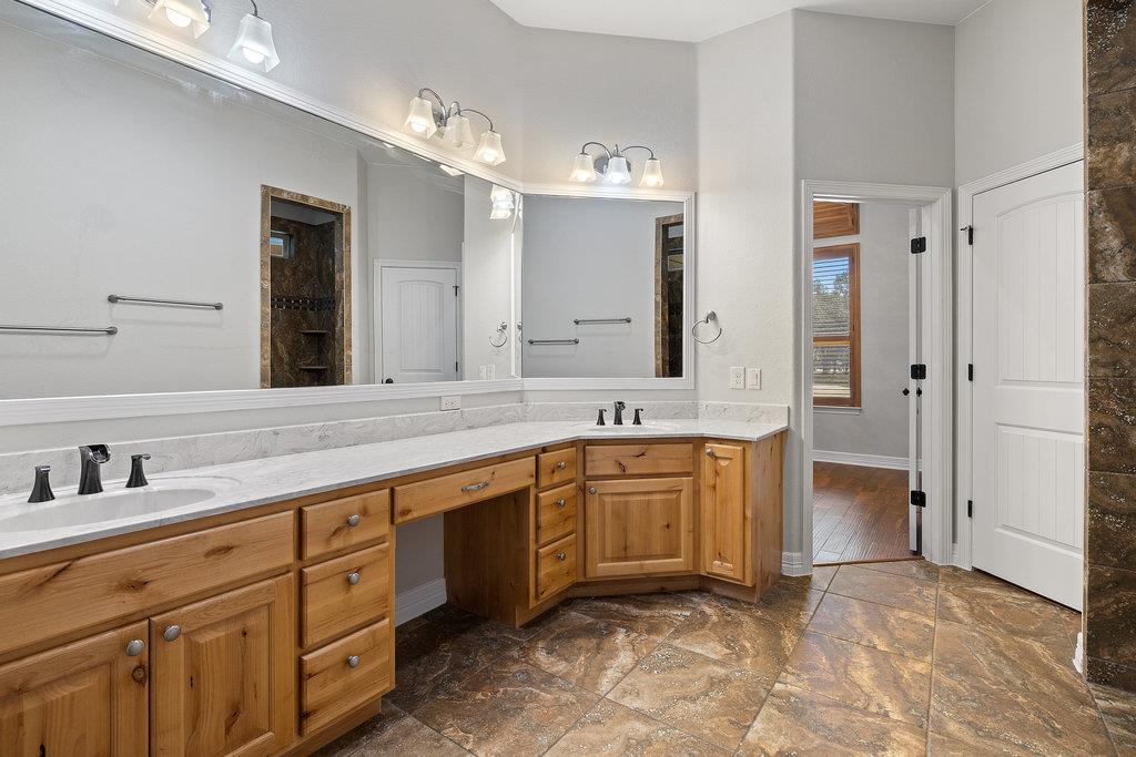 321 Sarahs Ln, Liberty Hill, TX 78642