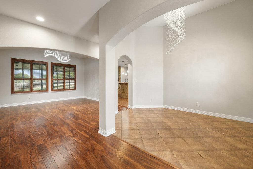 321 Sarahs Ln, Liberty Hill, TX 78642