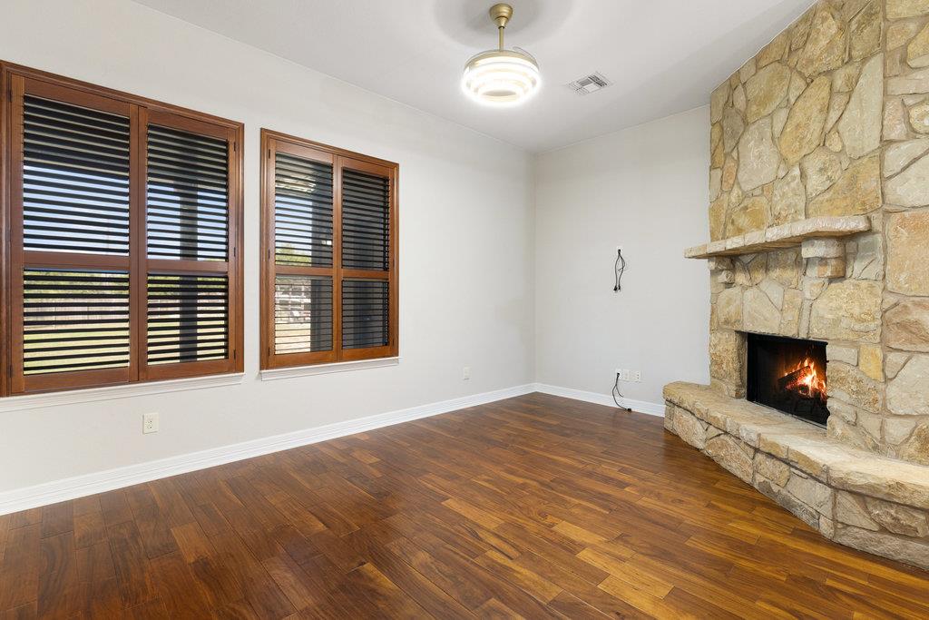 321 Sarahs Ln, Liberty Hill, TX 78642