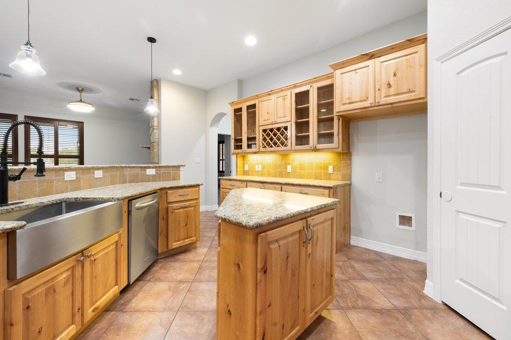 321 Sarahs Ln, Liberty Hill, TX 78642