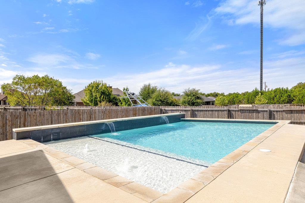 321 Sarahs Ln, Liberty Hill, TX 78642