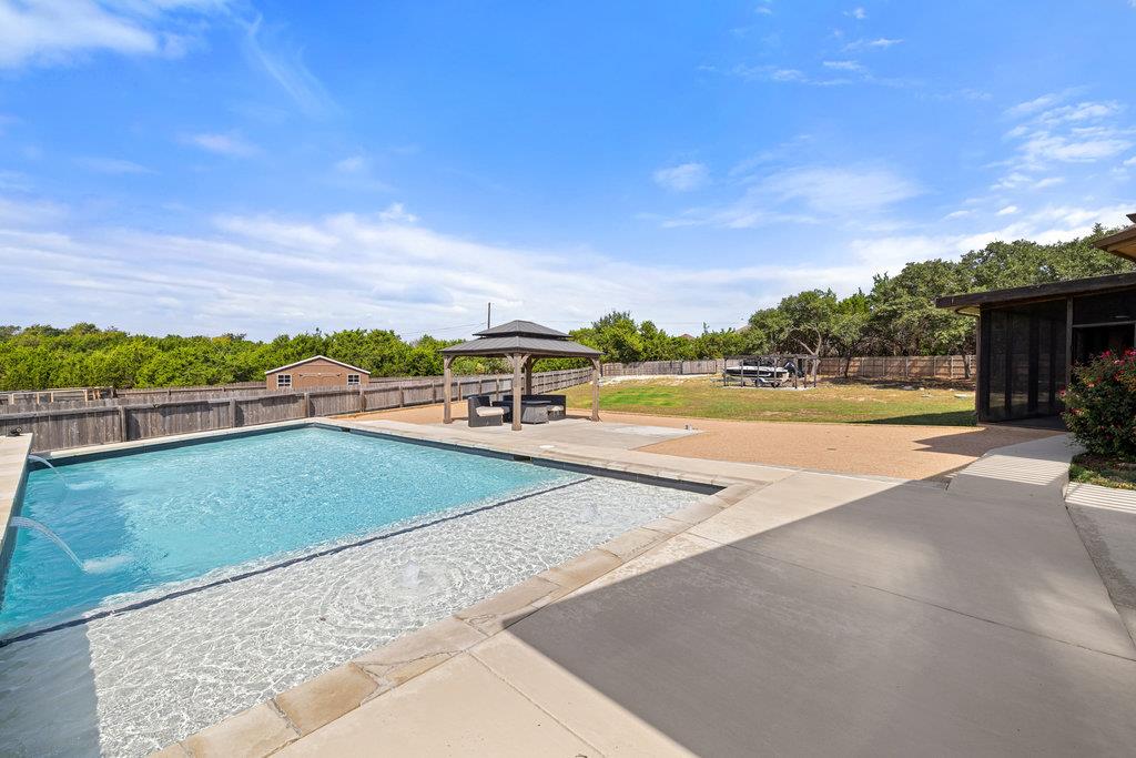 321 Sarahs Ln, Liberty Hill, TX 78642