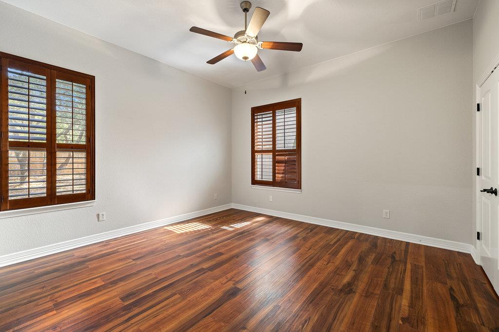 321 Sarahs Ln, Liberty Hill, TX 78642