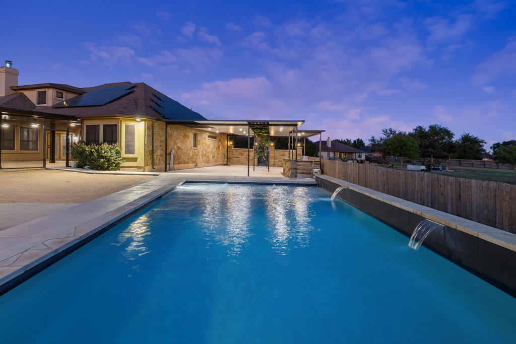 321 Sarahs Ln, Liberty Hill, TX 78642