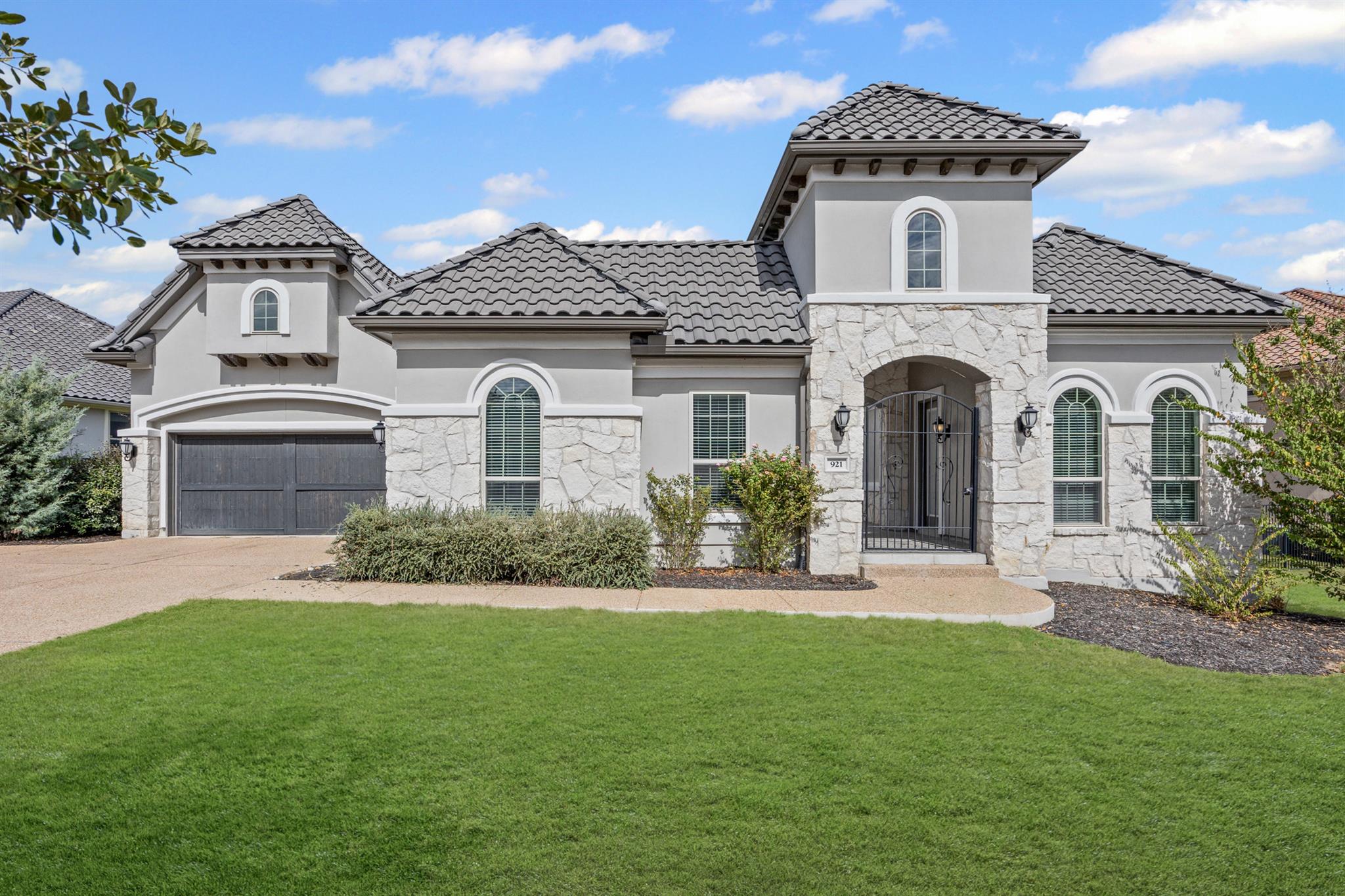 921 Morning Moon Cir, Austin, TX 78732
