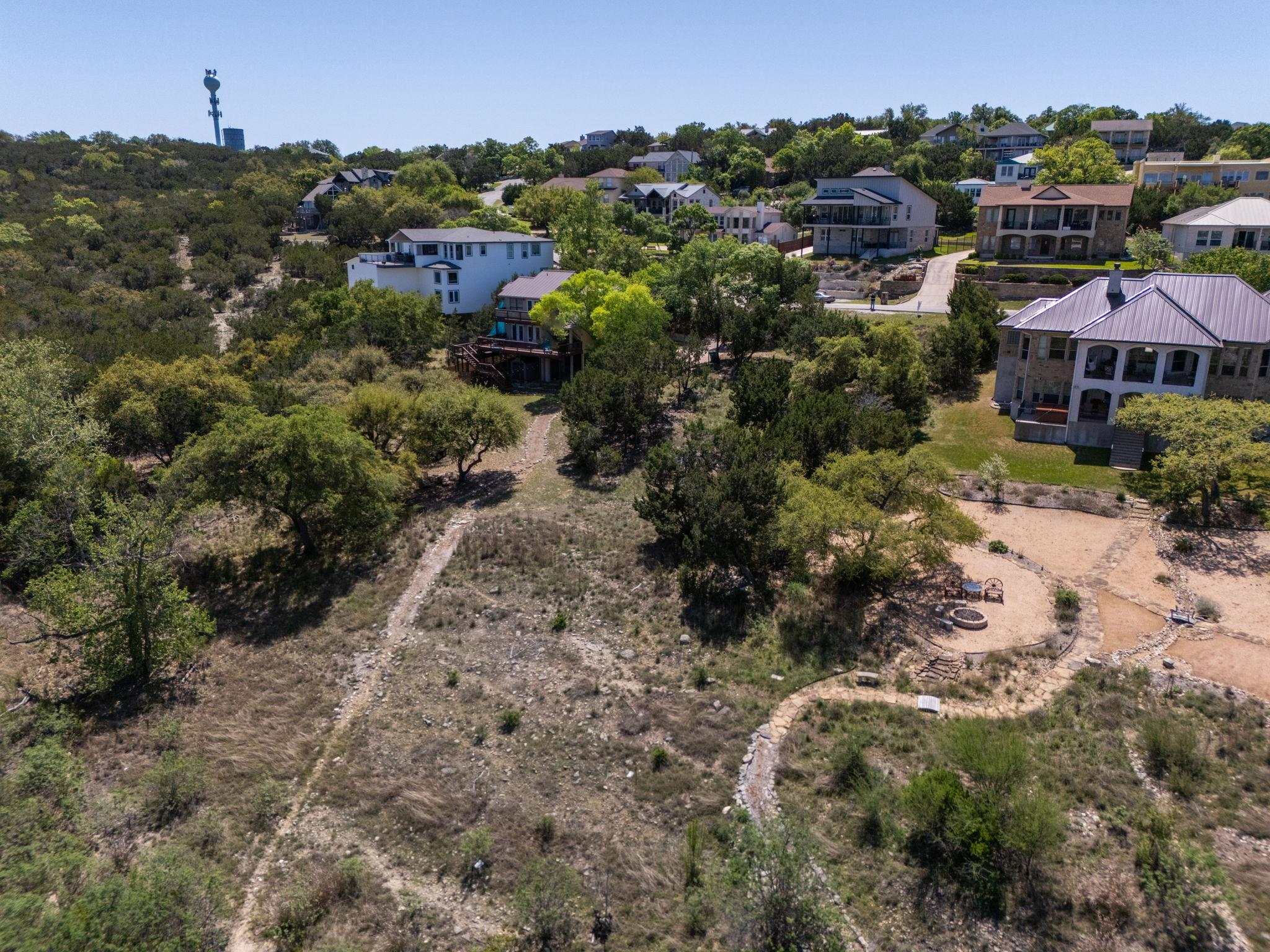 160 Lakefront Dr, Point Venture, TX 78645