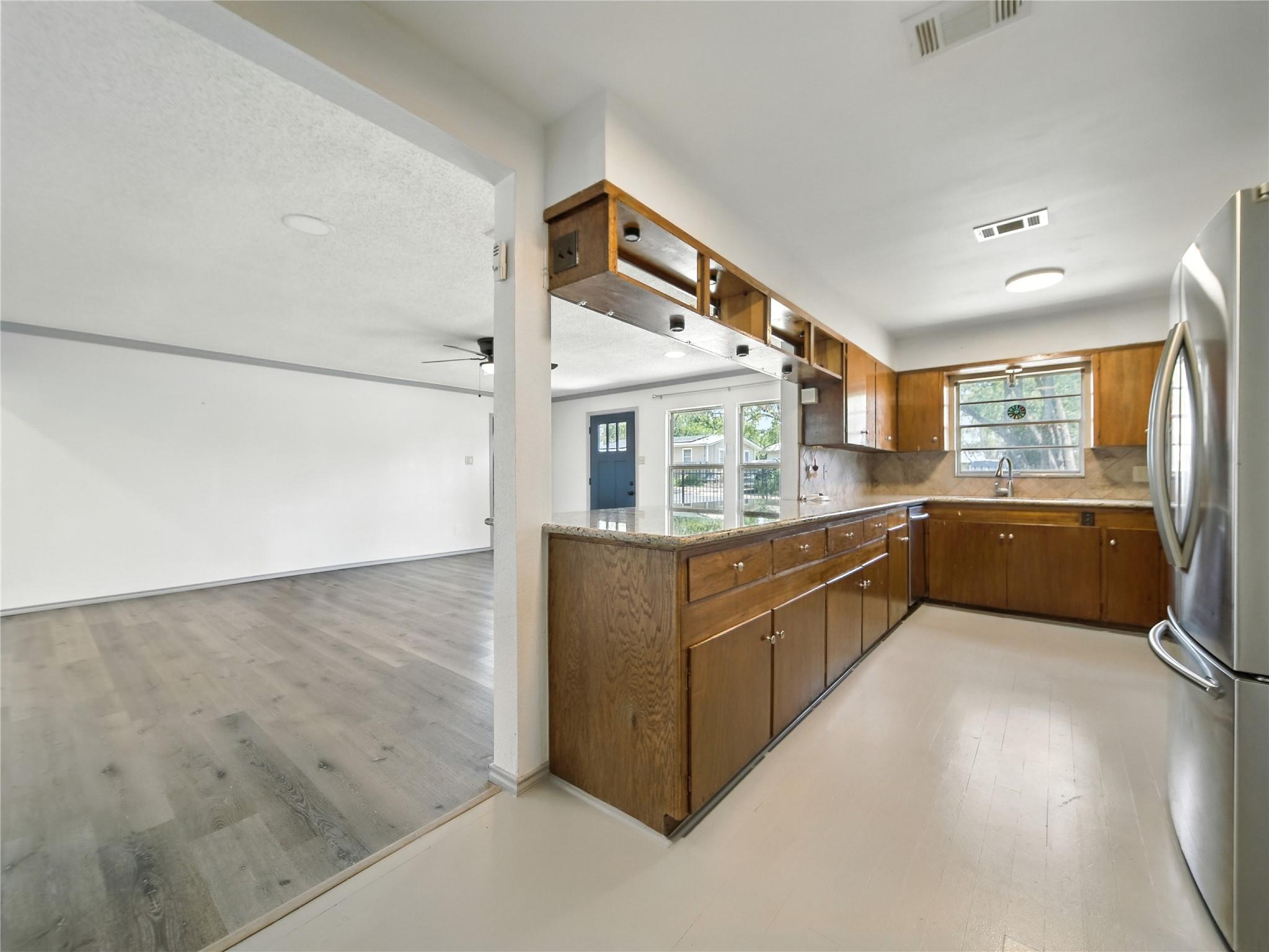 1604 Springdale Rd, Austin, TX 78721