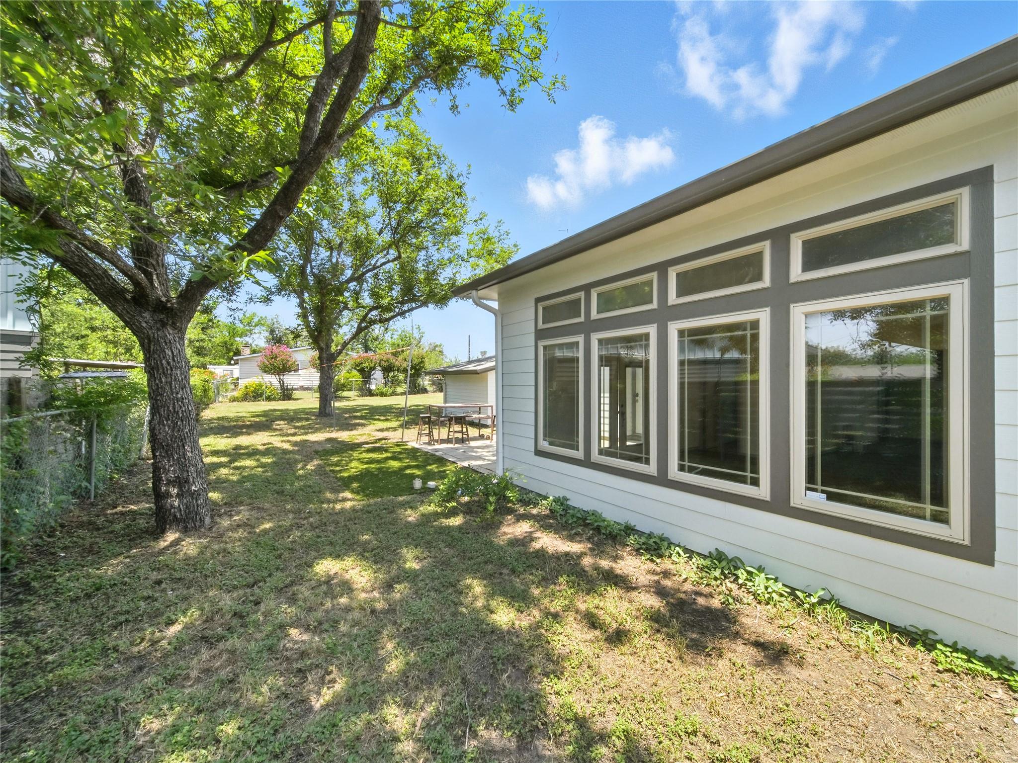 1604 Springdale Rd, Austin, TX 78721