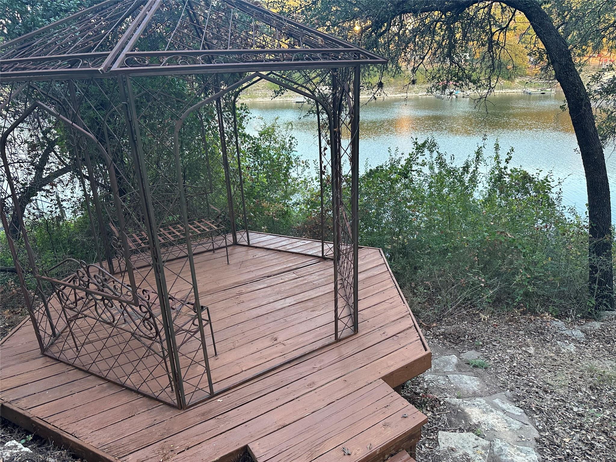 10903 Lakeside Dr, Jonestown, TX 78645