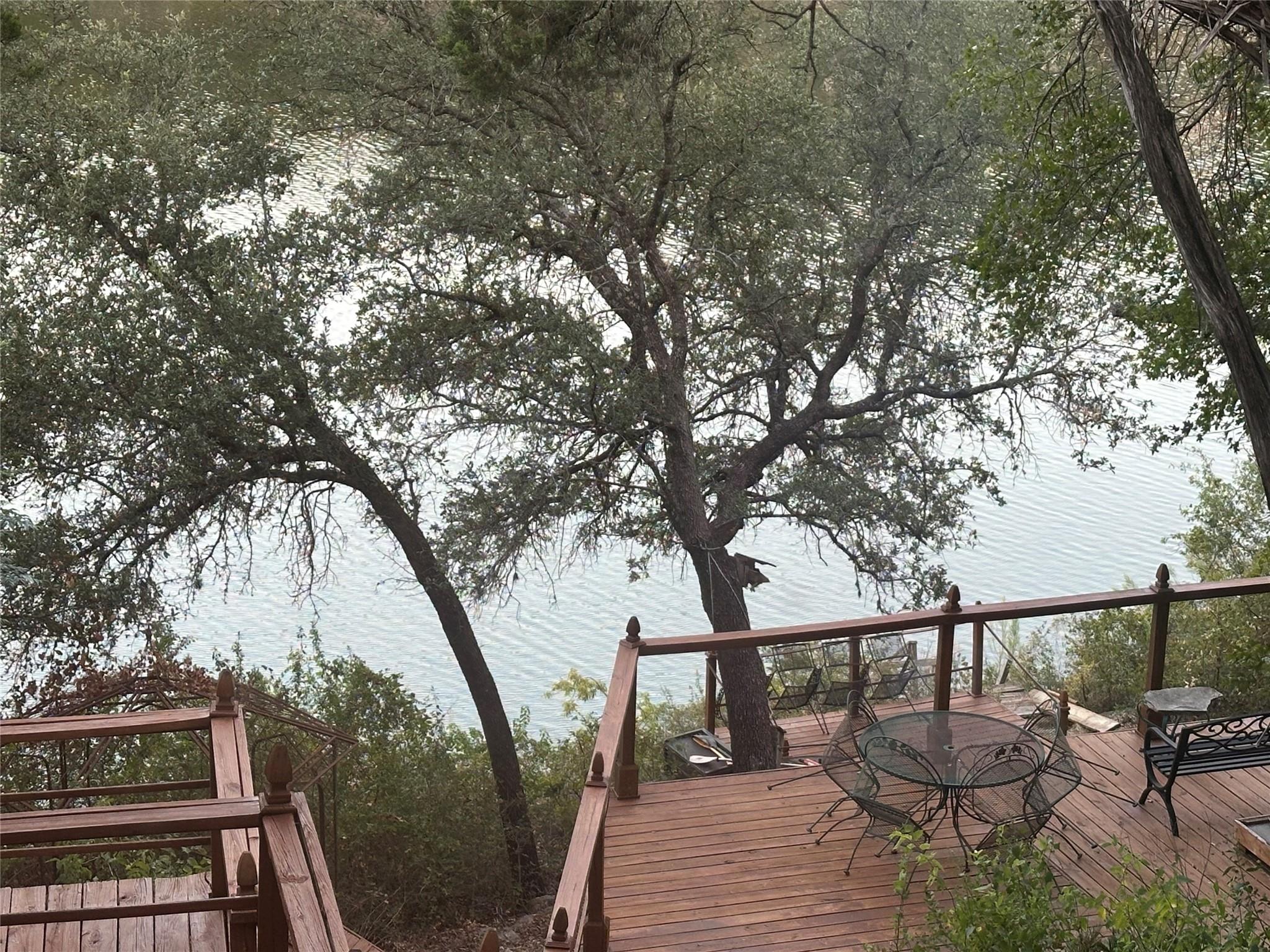 10903 Lakeside Dr, Jonestown, TX 78645