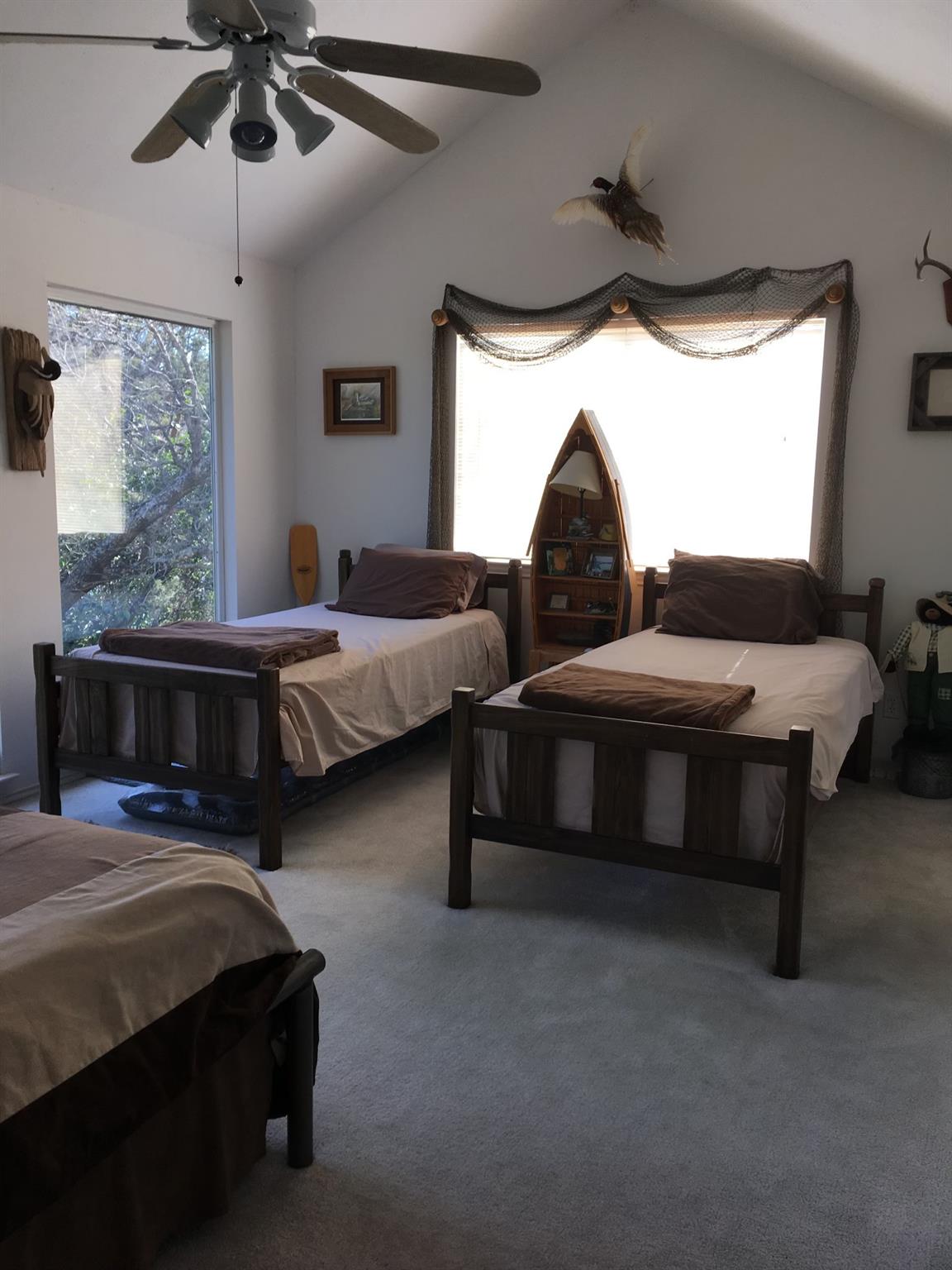 10903 Lakeside Dr, Jonestown, TX 78645