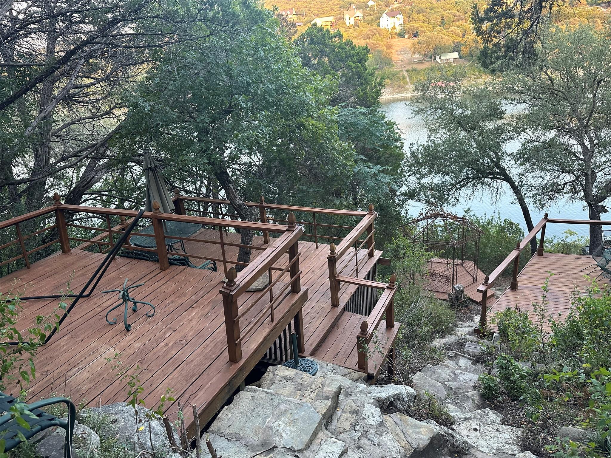 10903 Lakeside Dr, Jonestown, TX 78645