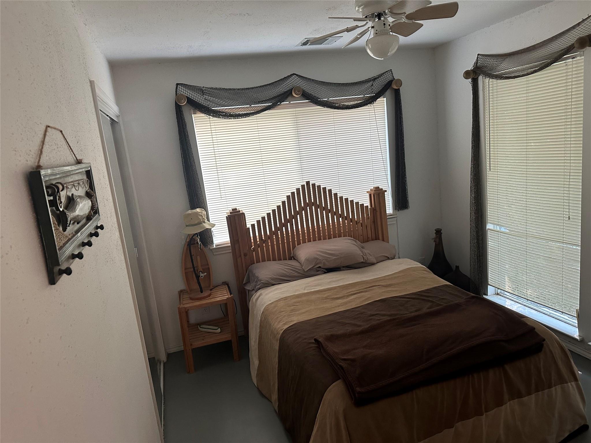 10903 Lakeside Dr, Jonestown, TX 78645