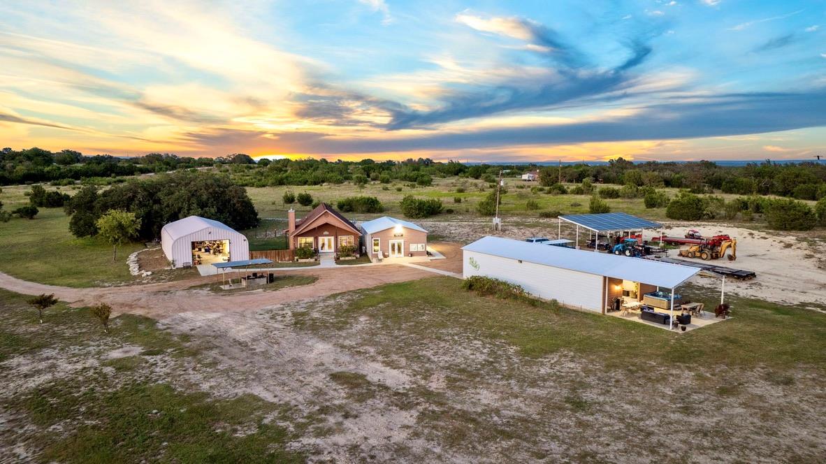 397 Private Road 3072, Lampasas, TX 76550