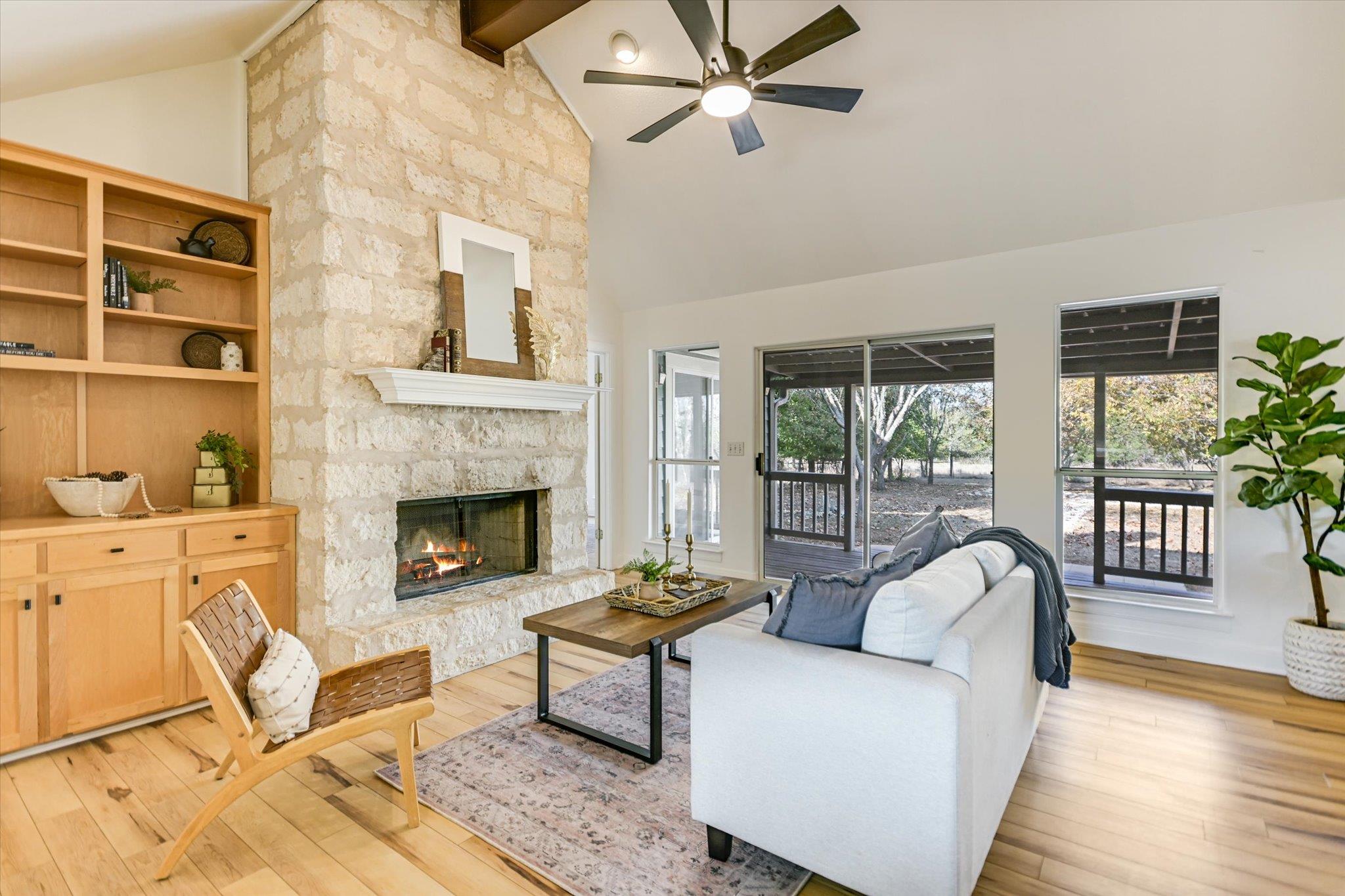302 Valley Dr, Wimberley, TX 78676