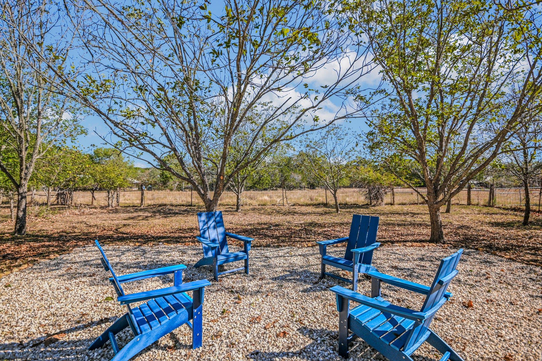 302 Valley Dr, Wimberley, TX 78676