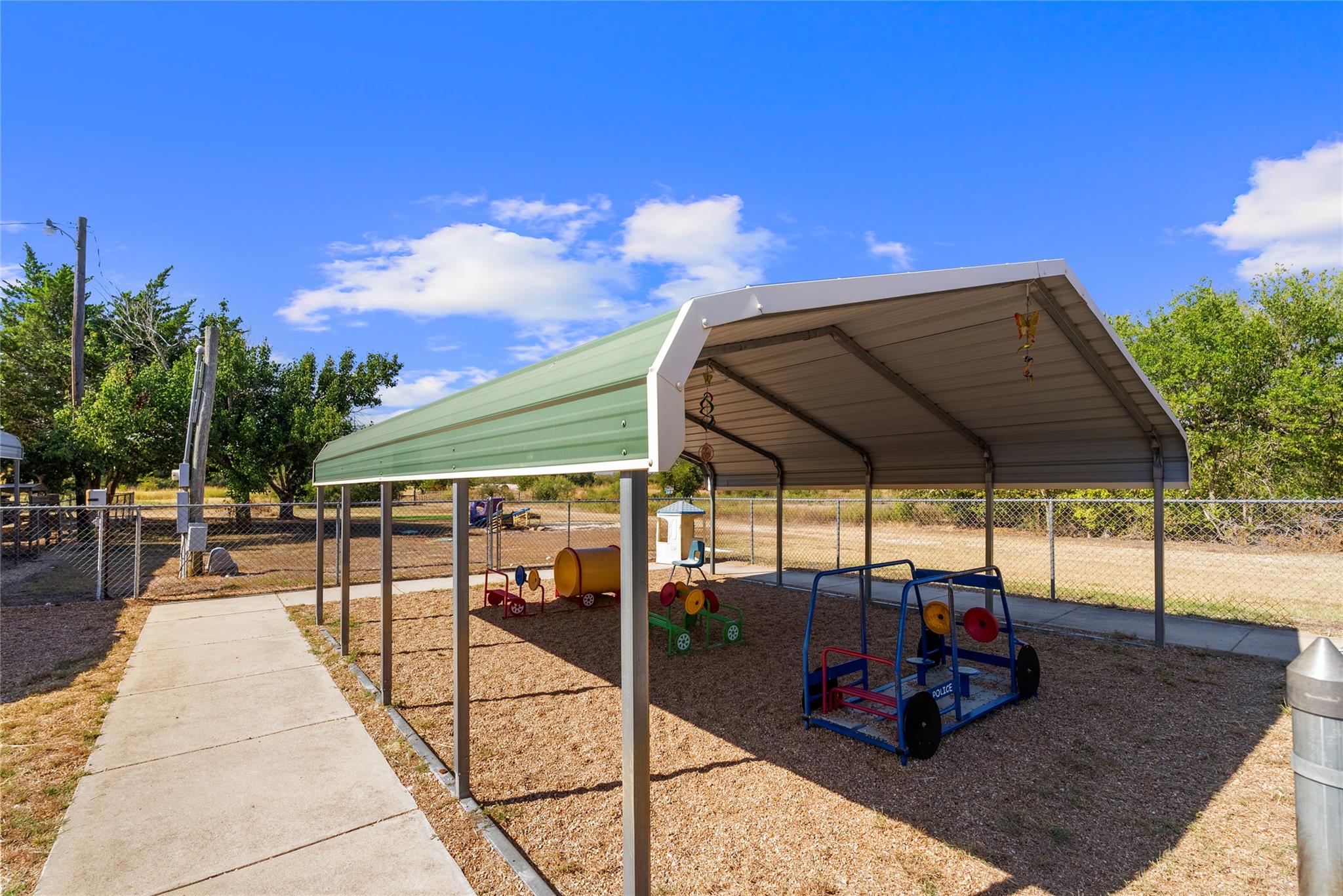 989 Old McDade Rd, Elgin, TX 78621