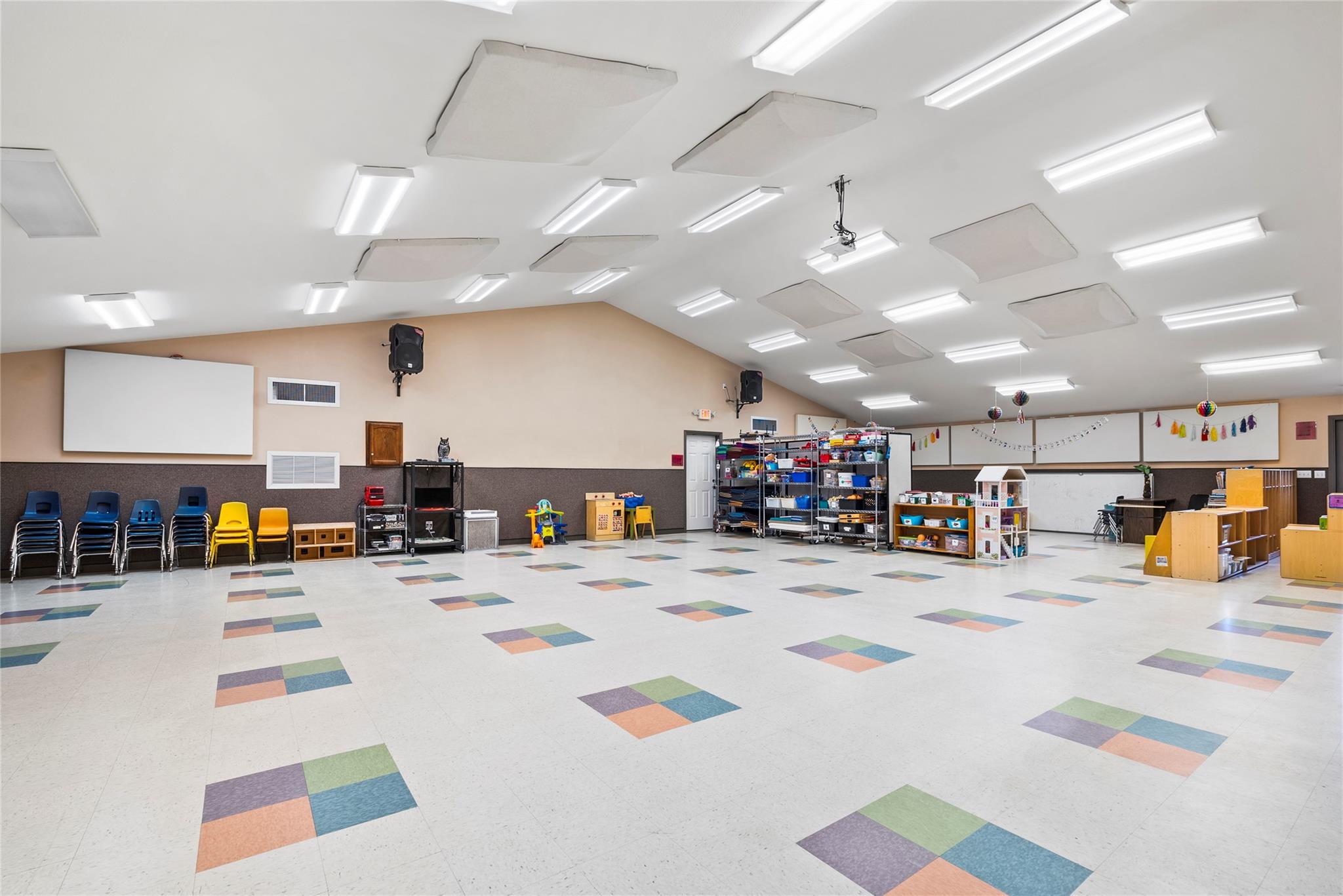 989 Old McDade Rd, Elgin, TX 78621